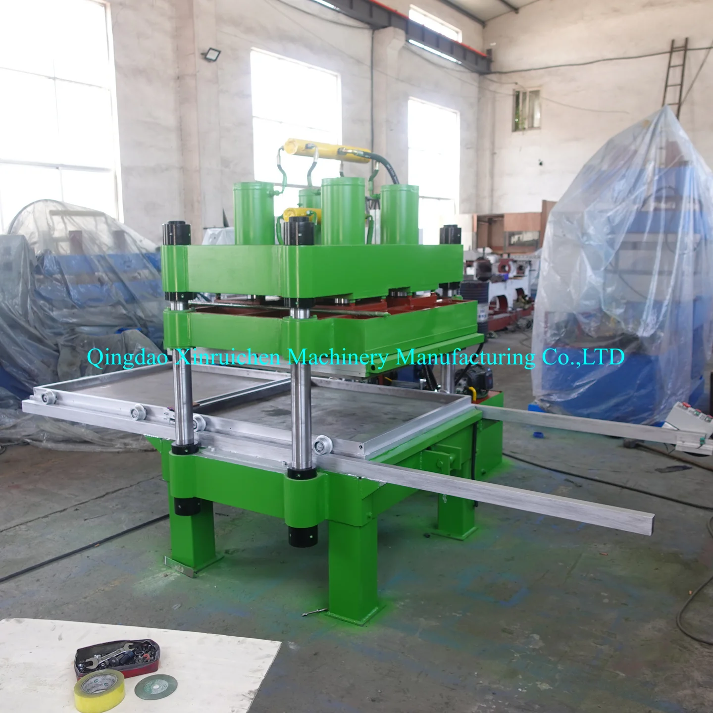 Down Stroke Type rubber interlock brick making machine/rubber tiles production equipment