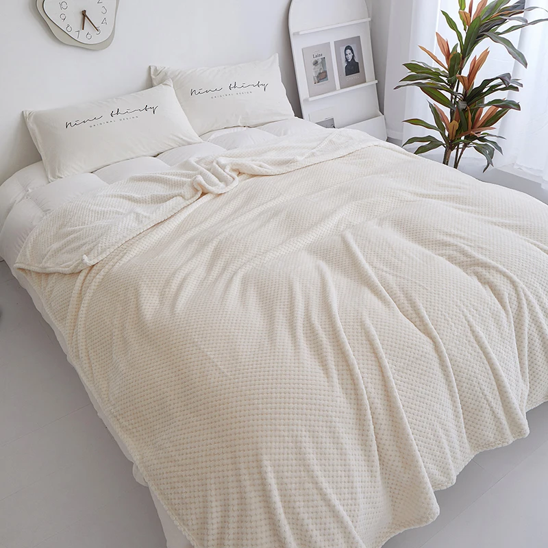 Wholesale New Design Popular Durable Plush Blanket Foldable Outdoor Travel Airplane Sofa Bed Throw Blankets