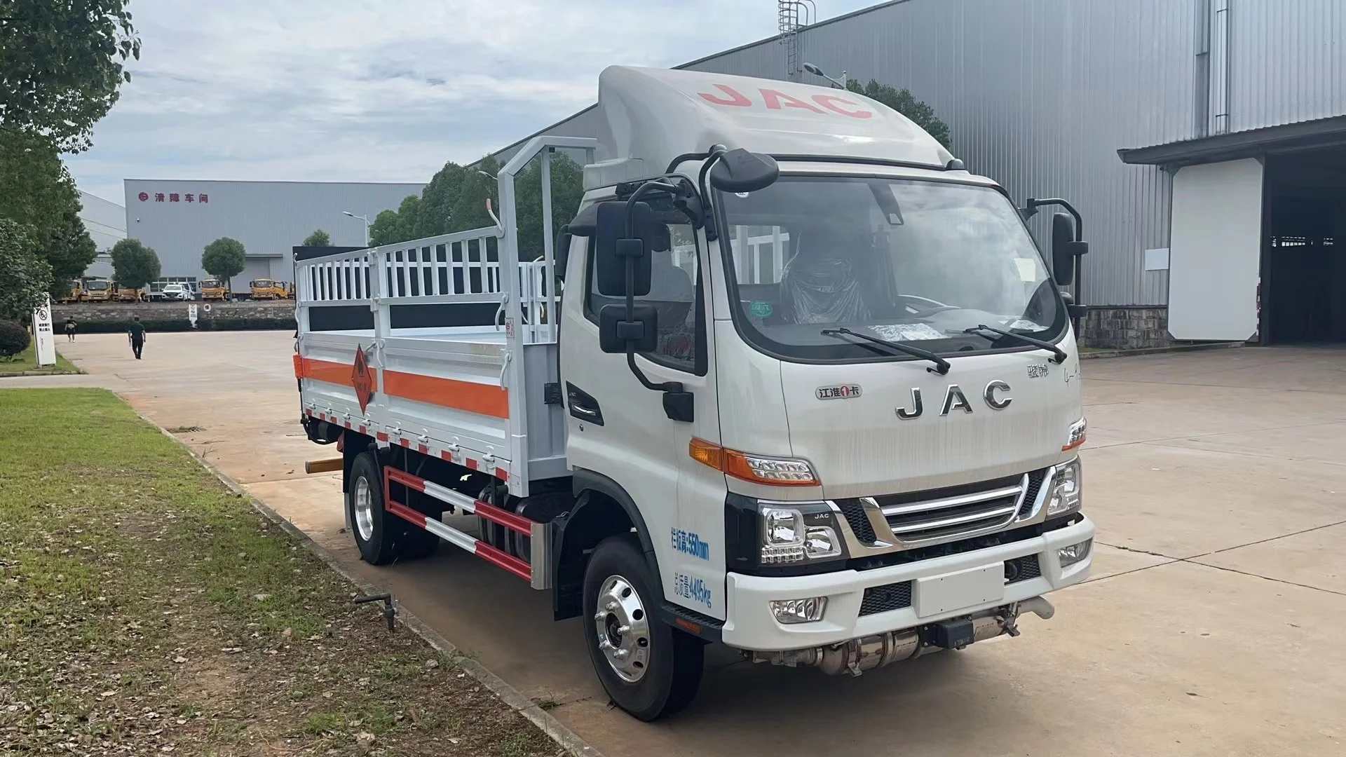 Howo JAC 4X2 light cargo truck cooking gas cylinders transport truck