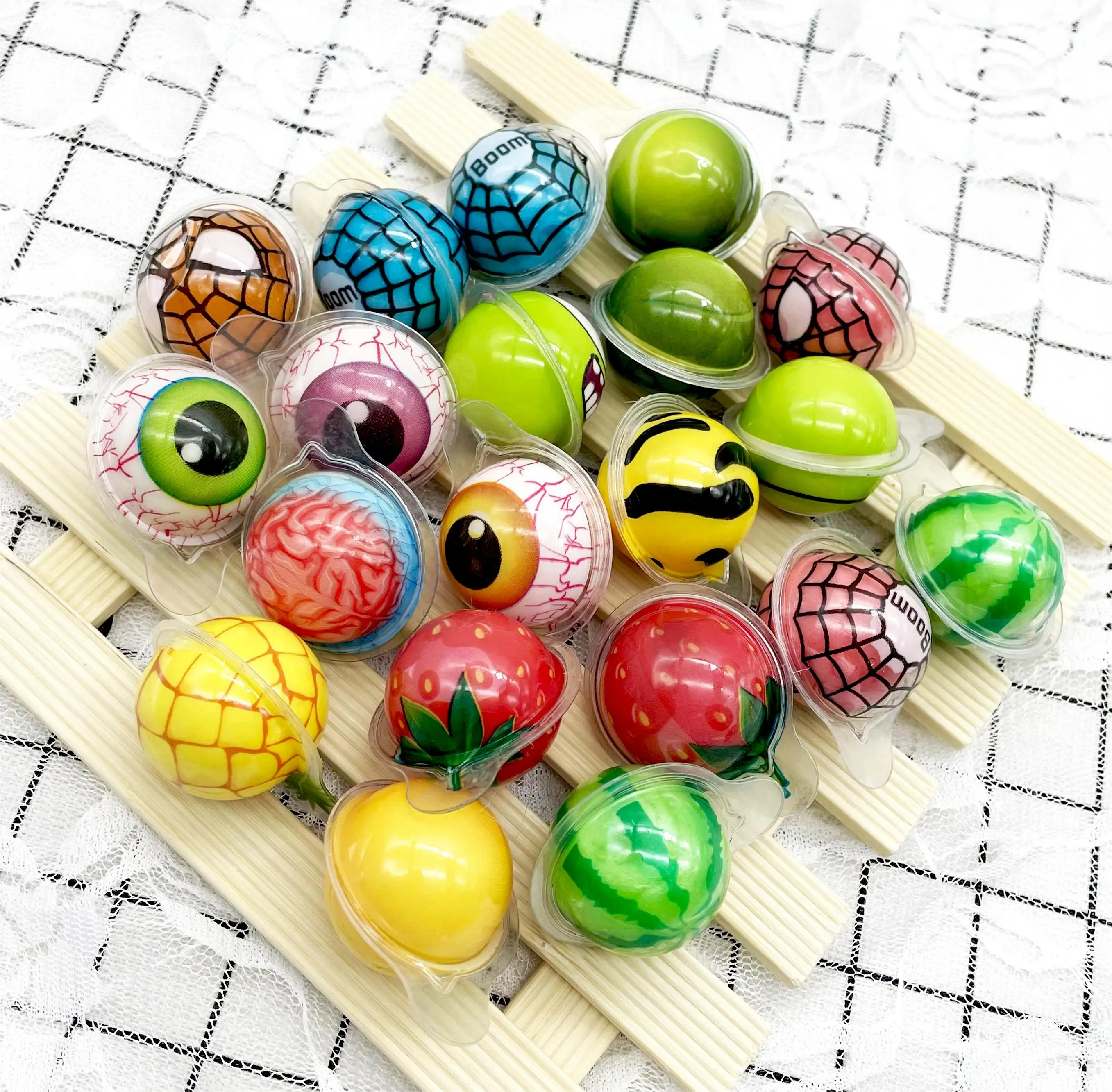 Hot Selling Gummy Jelly Candy with Jam Filling Wholesale Customization Halloween  Eyeball Sweets