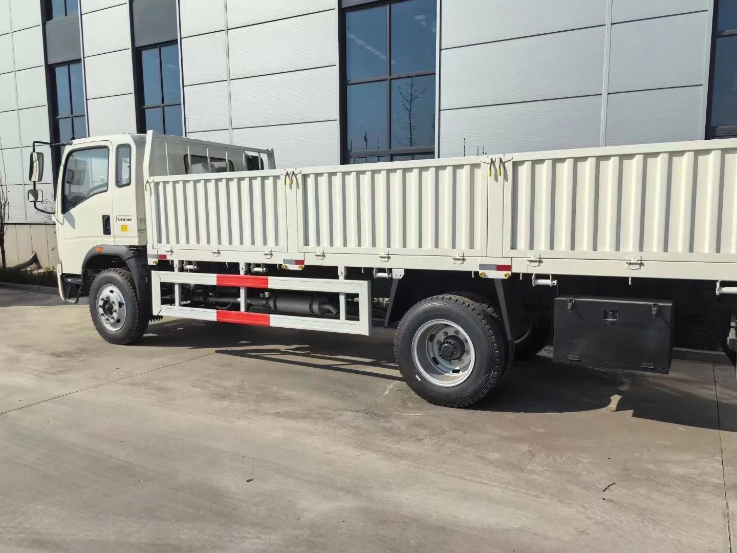 Лидер продаж Легкий Грузовой автомобиль SINOTRUK HOWO 4x2 4x4 5-10 тонн для строительных перевозок