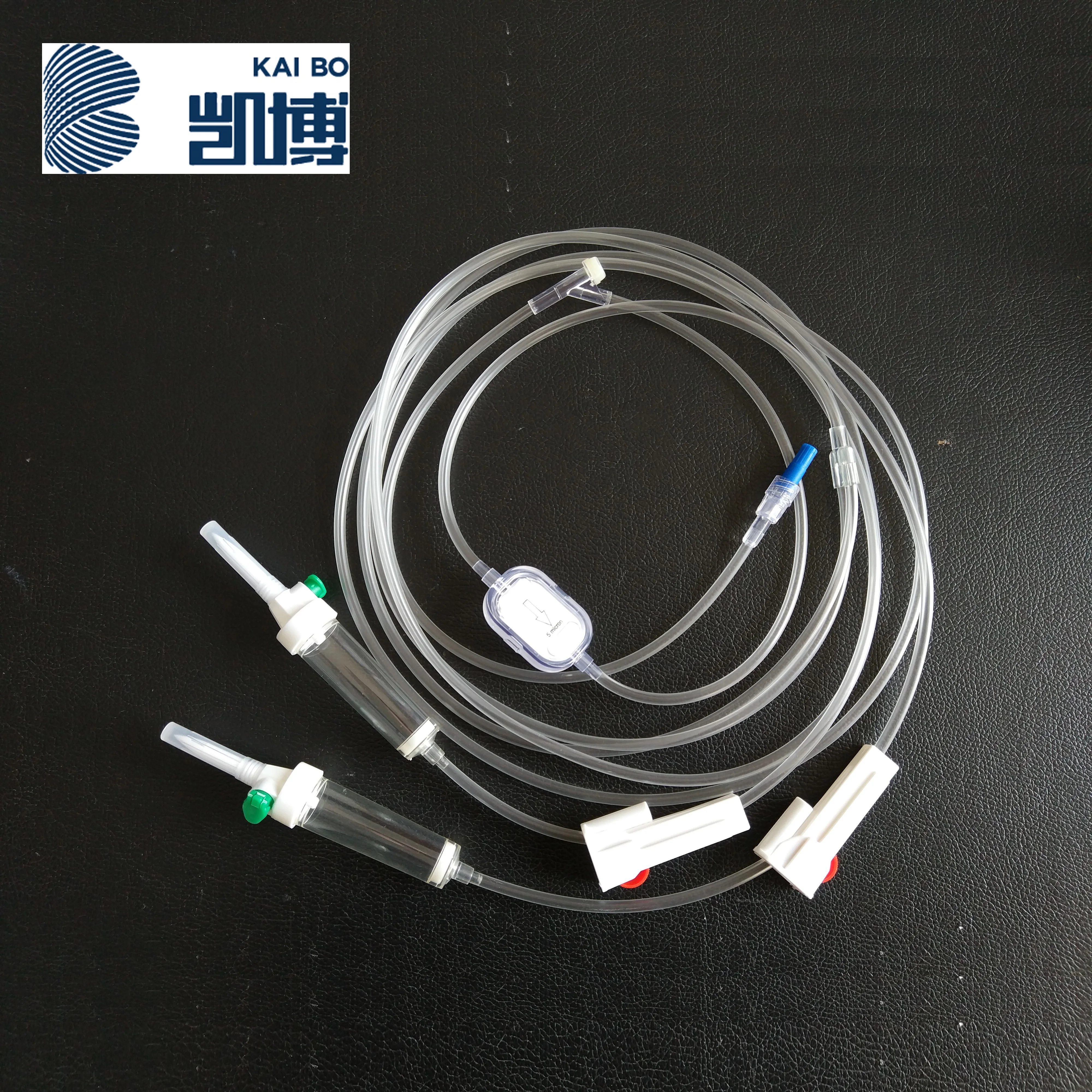 
 Ветеринарные инфузионные наборы с пластиковыми двойными шипами и капельной камерой с Luer  