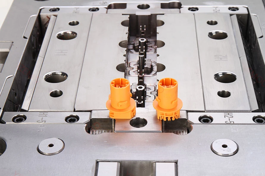 Injection die designing metal mould maker custom machining plastic parts hot runner design injection moulding die makers