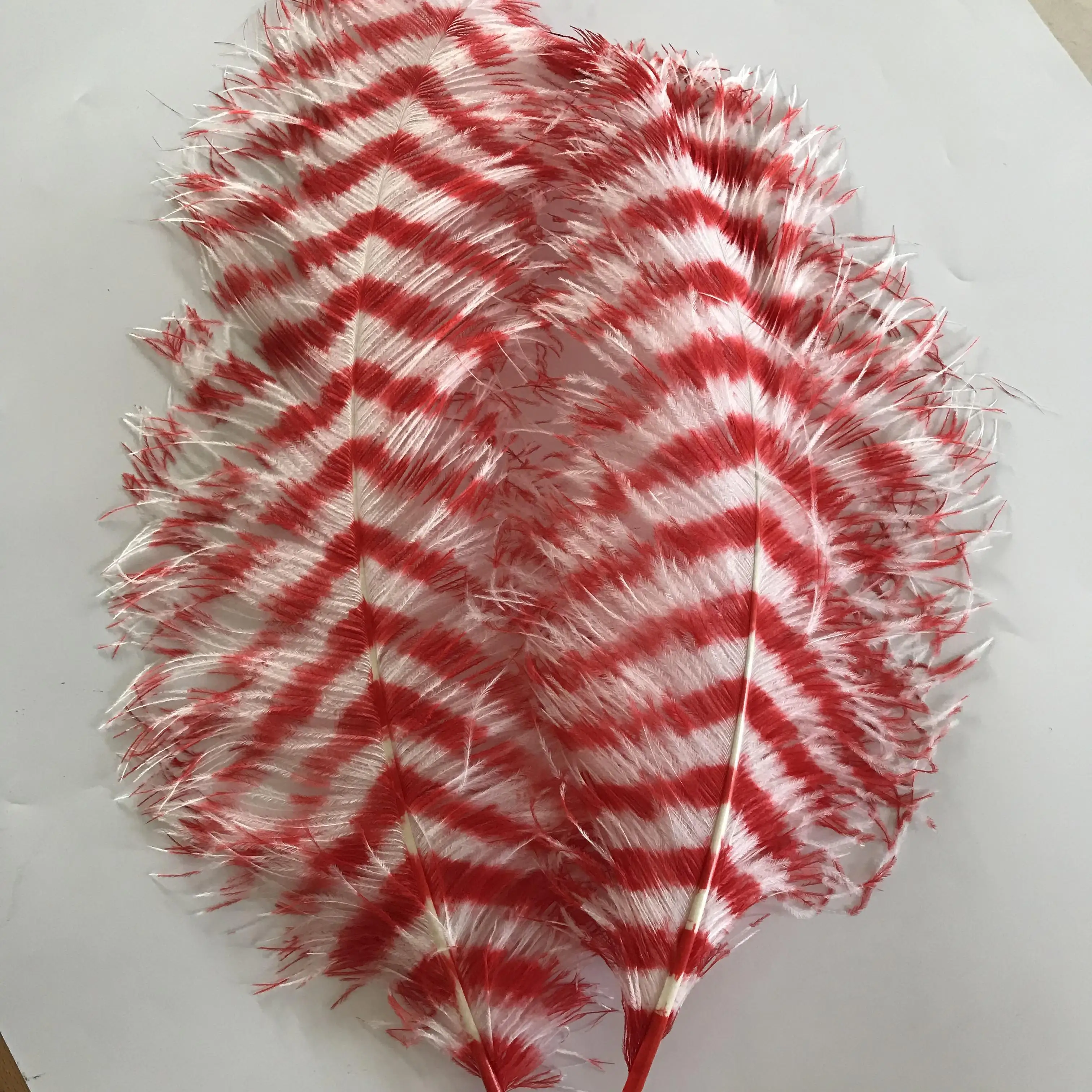 Hot Selling 60Cm Striped Ostrich Feather Red And White Mix Color Ostrich Feather For Decoration