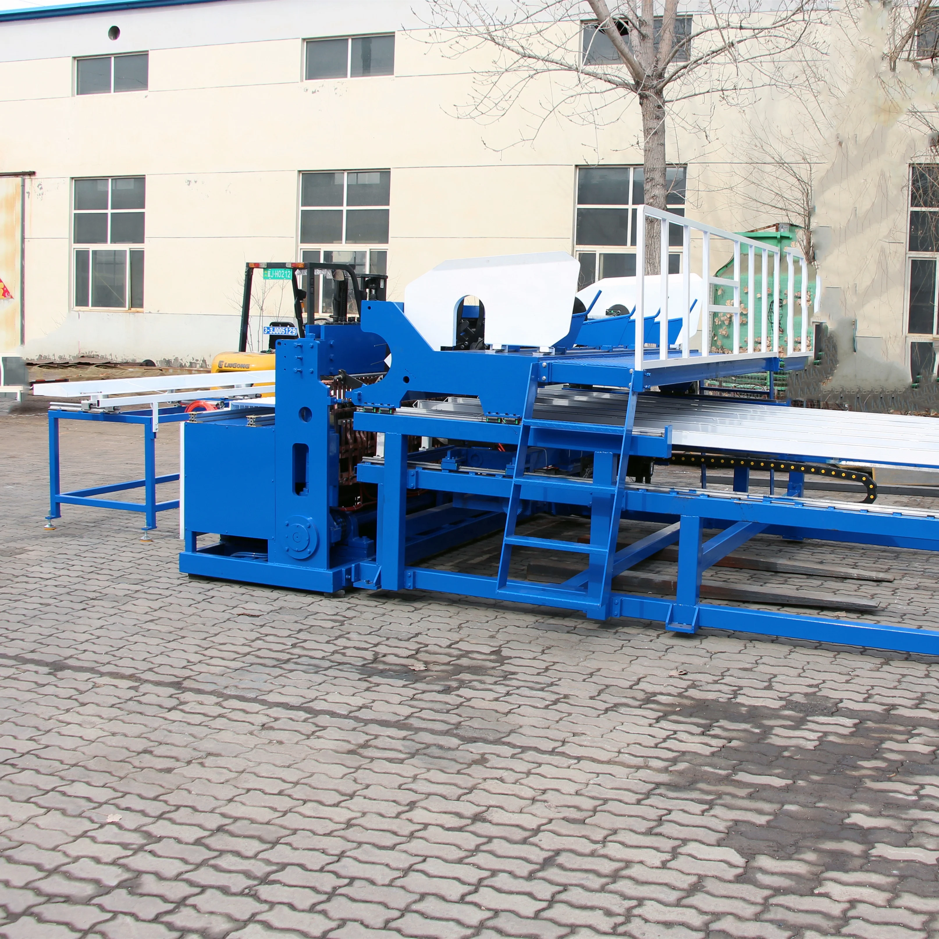 2023 High Quality Automatic Wire Mesh Panel Fence Welding Machine