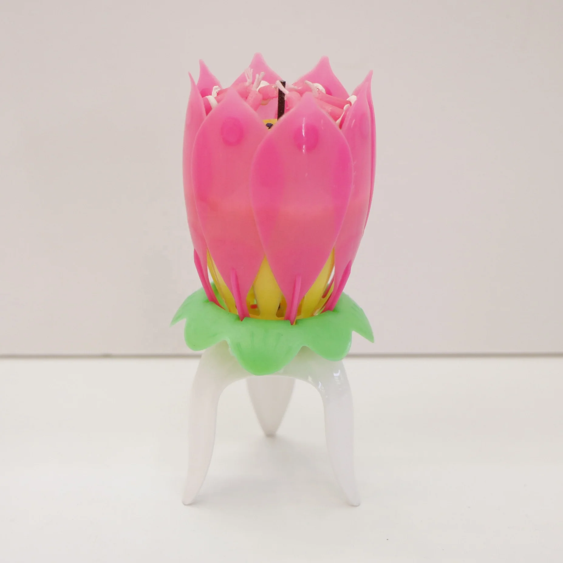 
Lotus Flower Three corners of the base Happy Birthday Cake Topper Sparkle Music Flower Candles 