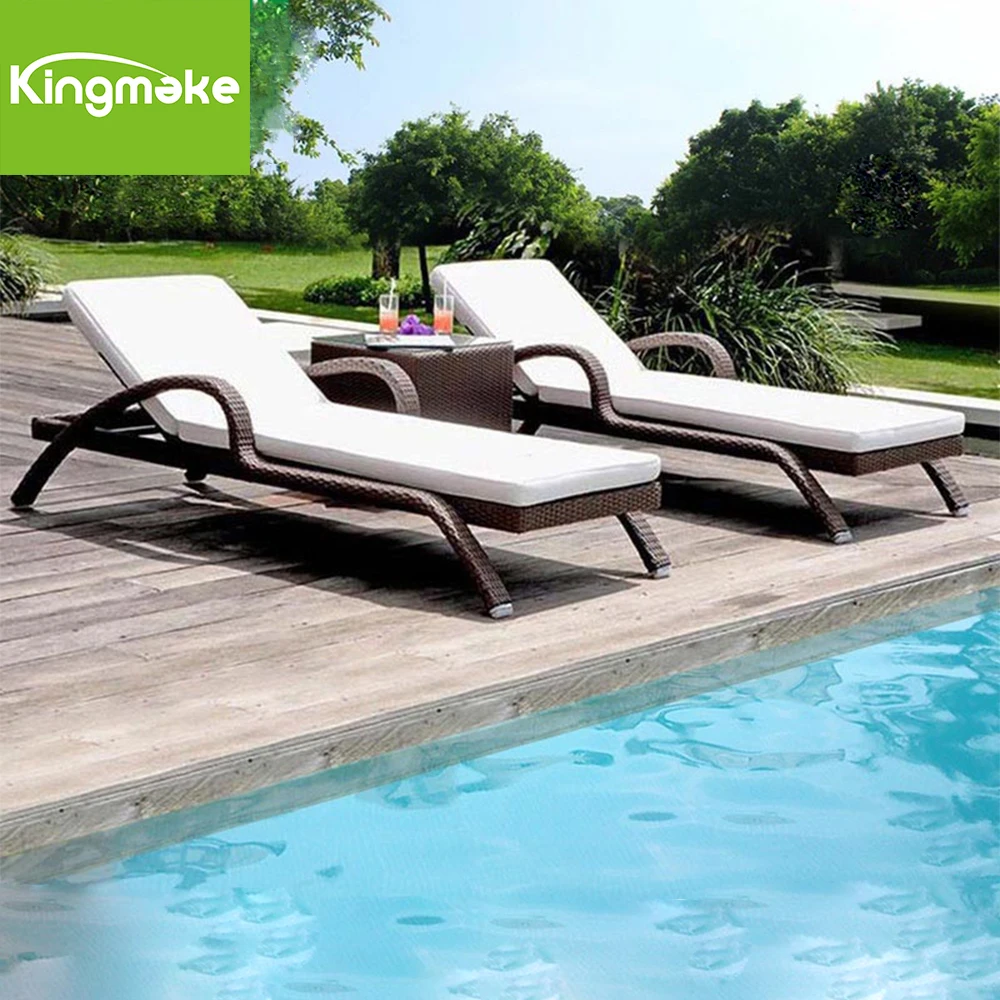 Leisure beach chair sun lounger adjustable Rattan Daybed suitable for hotel poolside garden Daybed