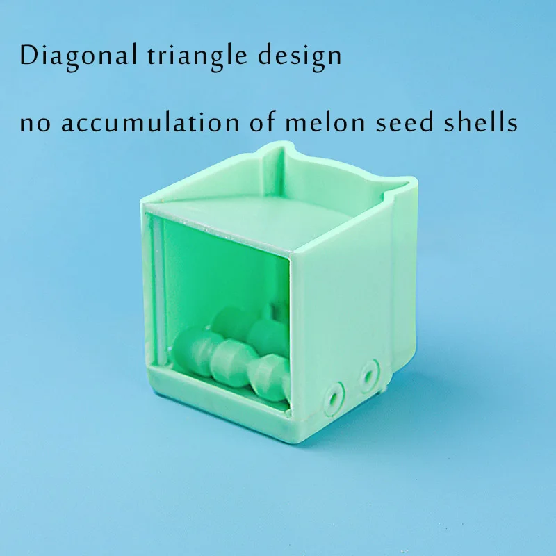 Peel the melon seeds with your hands