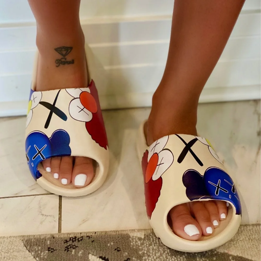 2021 Custom print eva graffiti Yzy slipper soft  beach Yzy inspired slides