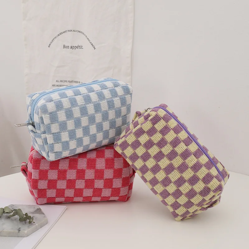 Women Fashion Checkerboard Lattice Custom Promotional Cosmetic Bag Knitted Fabric Cosmetic Organizer Zipper Pouch for Makeup ODM