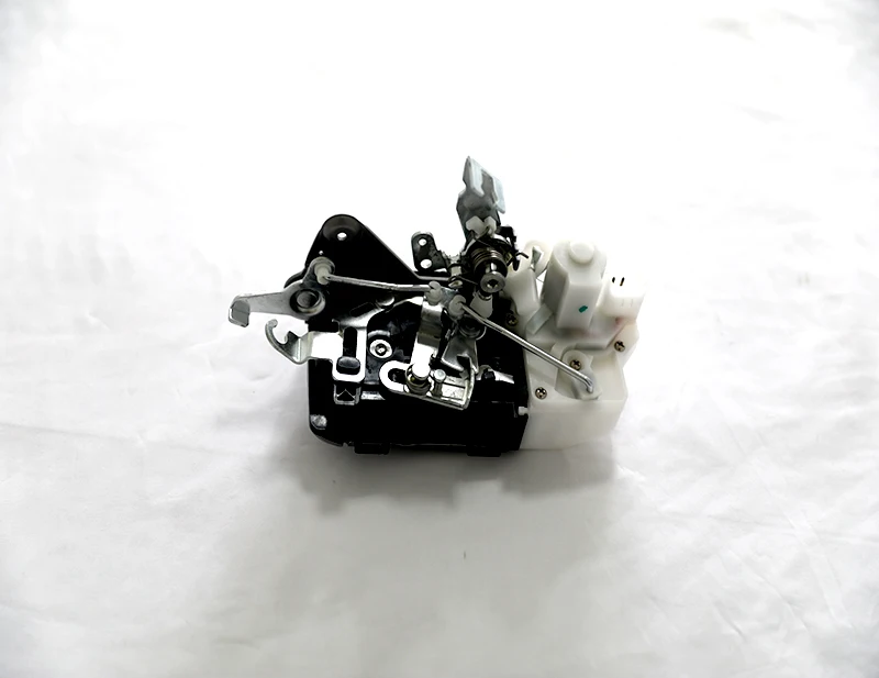 FAWBestune B30 right after door lock OE CodeMD5GA1-72-310Applicable Car ModelBestune B30/X40