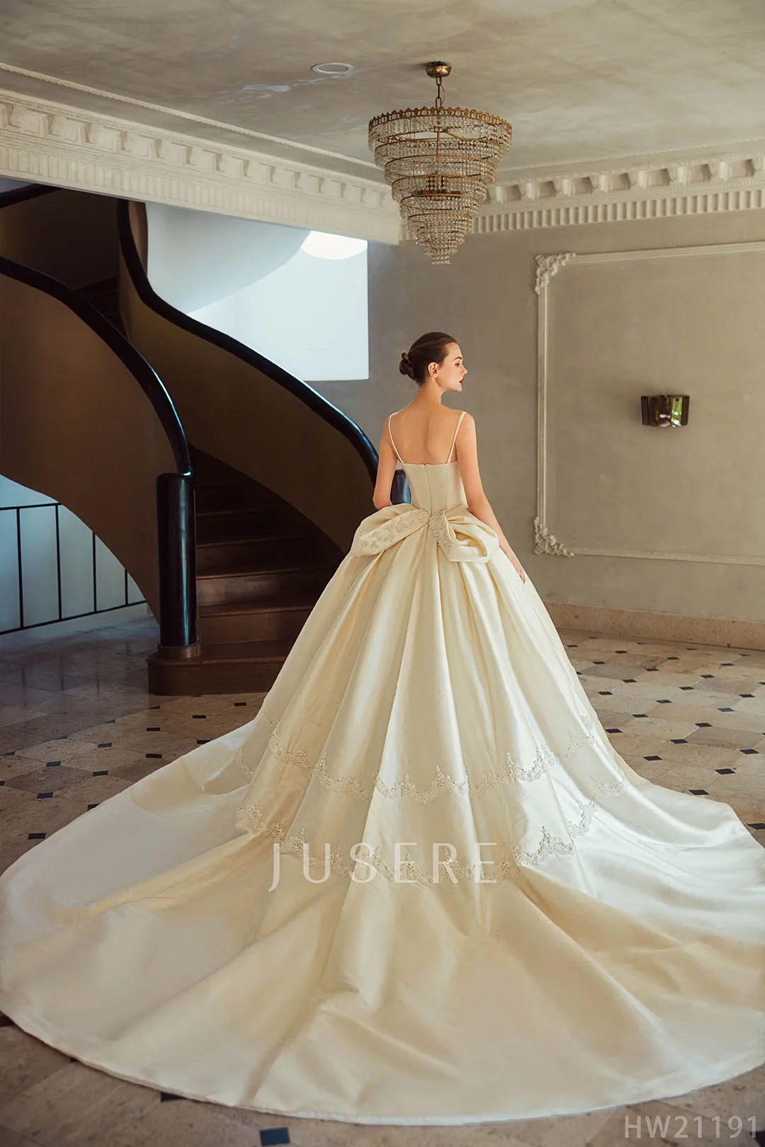 New design spaghetti strap beaded pleated bodice  bow embellishment a line wedding dress satin bridal gown