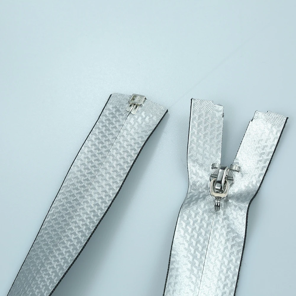 Factory Direct Shiny Silver 5# Auto Lock Open-End Nylon Zipper with Reflective Printing for Shoes Garments Bags