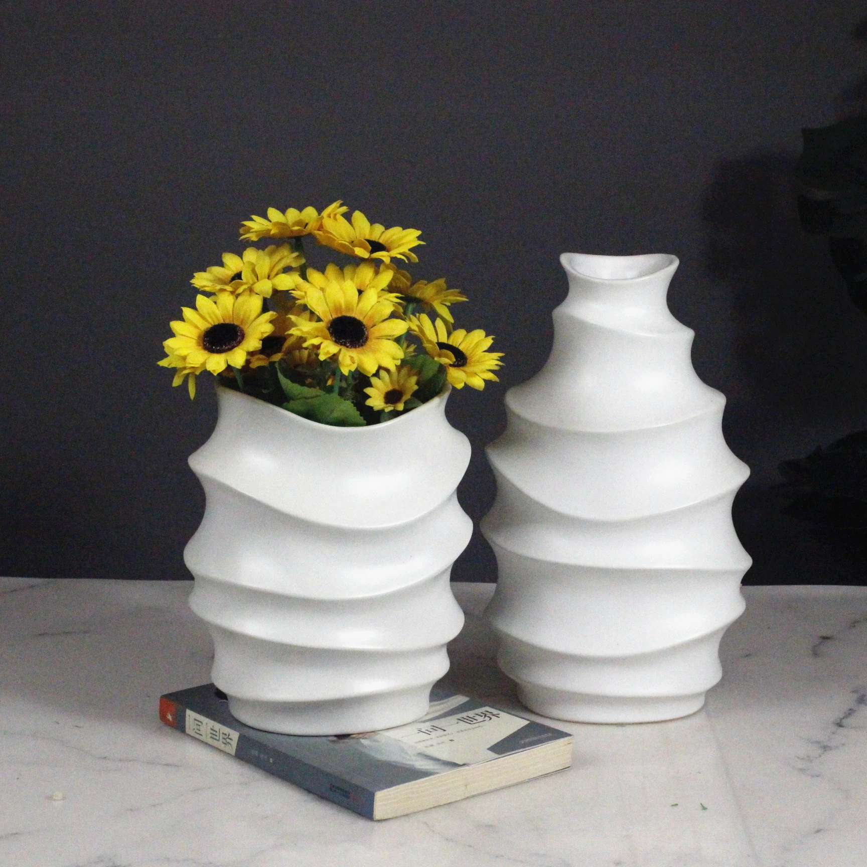 Nordic European Style Porcelain Vase Tabletop Decorative Matte Ceramic Vases for Flower Hotel Ornaments