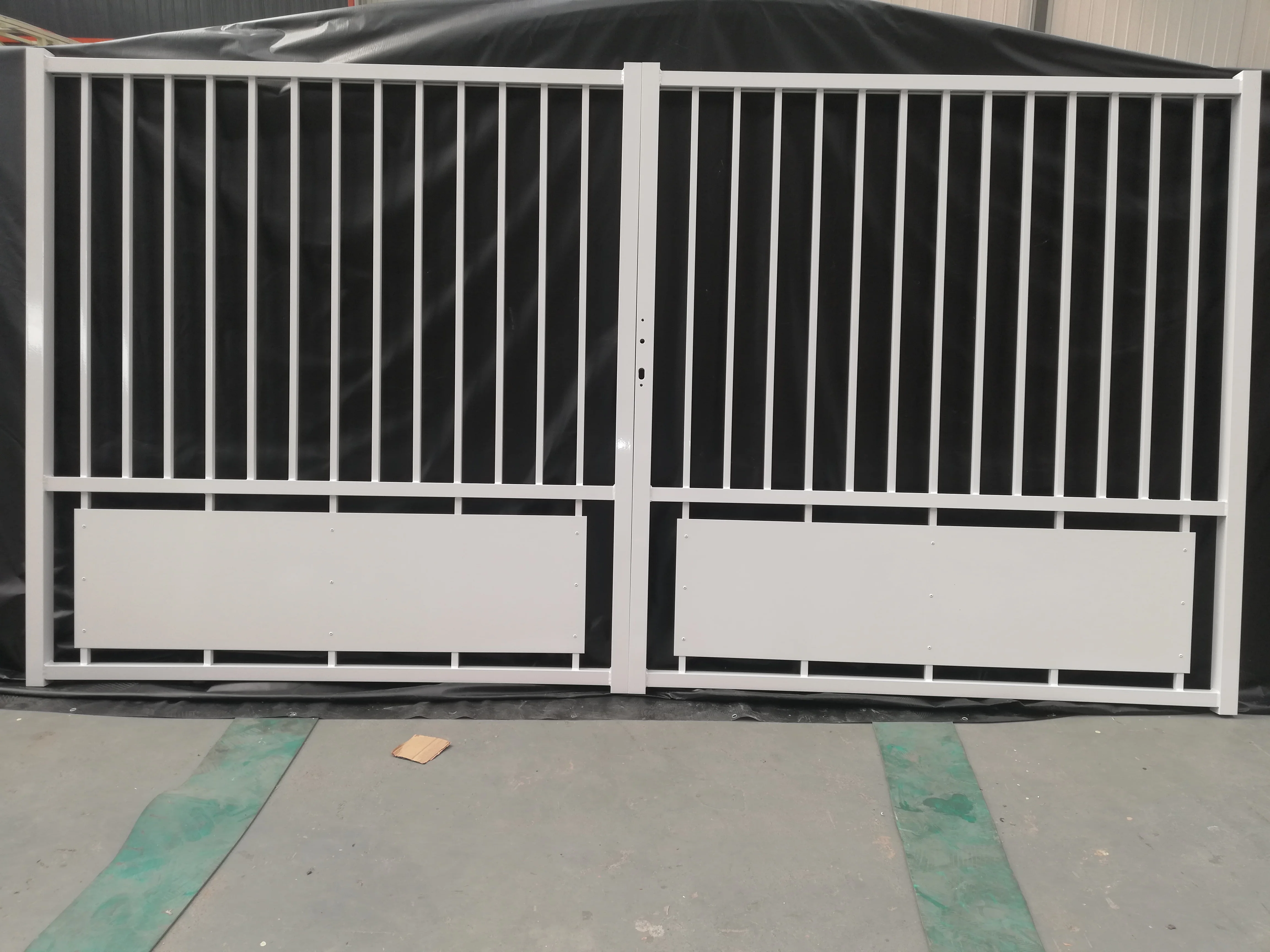 Basic flat top infill panels and gates in aluminum tubular