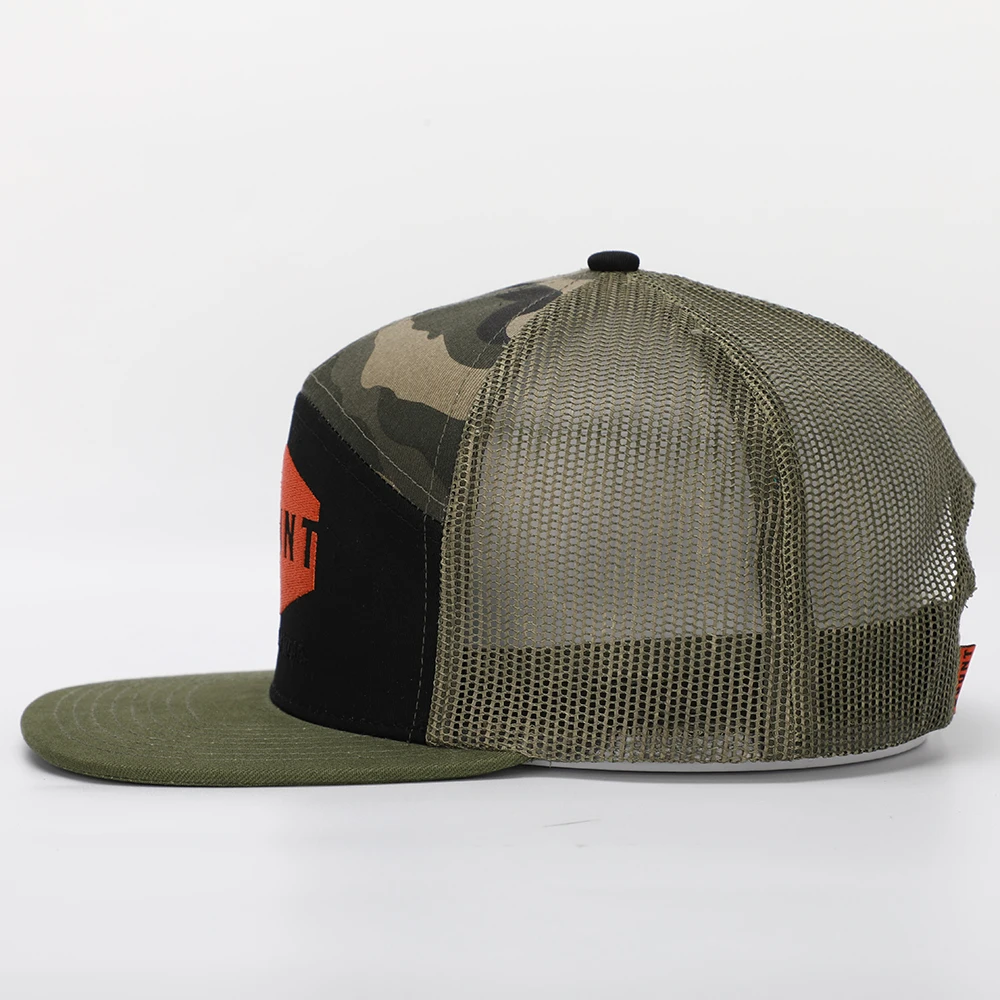 Wholesale Custom 7 Panel High Quality Cotton Hip Hop Embroidered Logo Flat Bill Digital Camo Snapback Trucker Caps Hat