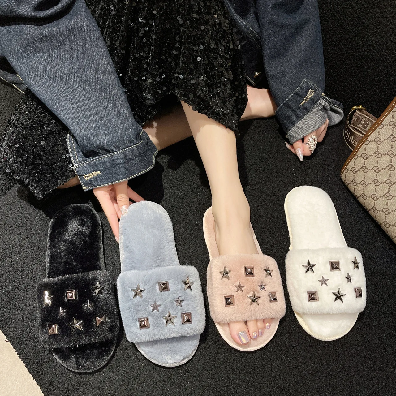 Factory Wholesale Fluffy Indoor Slippers Plush Flip Flops Floor Bedroom Shoes