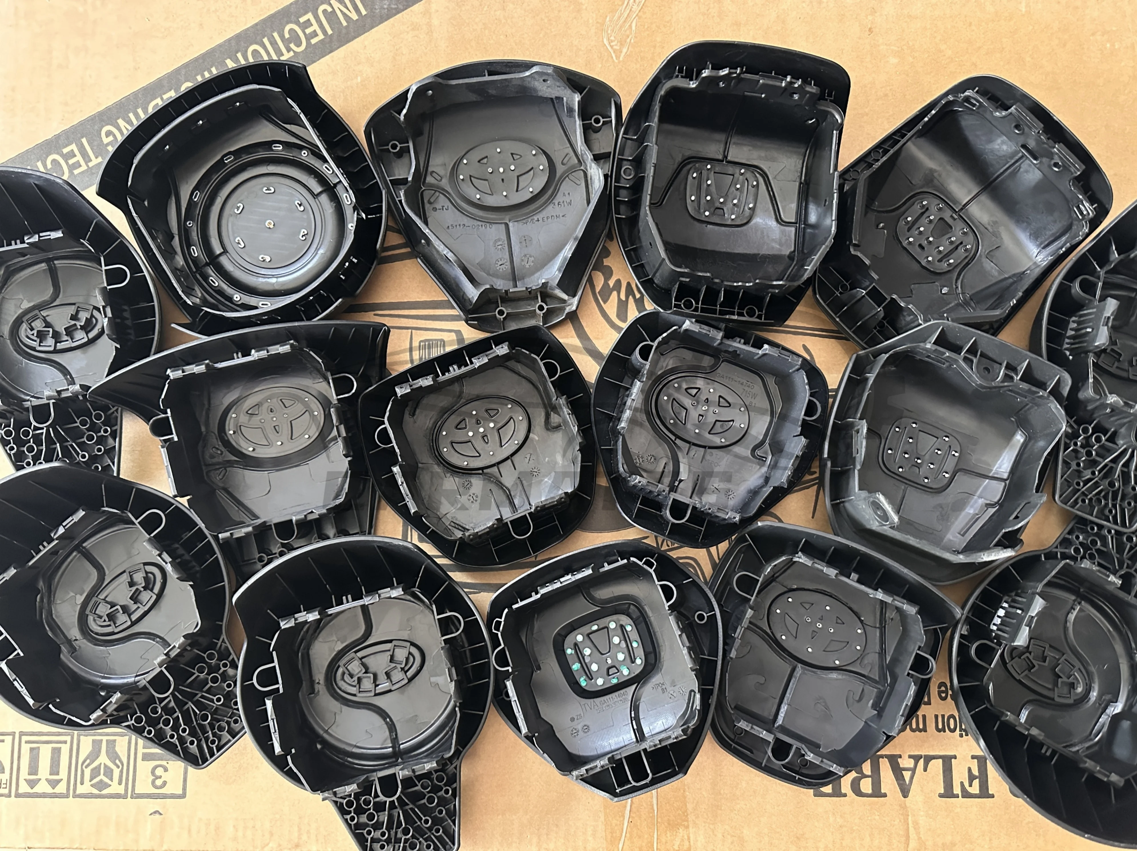steering wheel horn cover For Ford transitconnect 2014-2020 LOGO chrome plated Decoration steering wheel cap