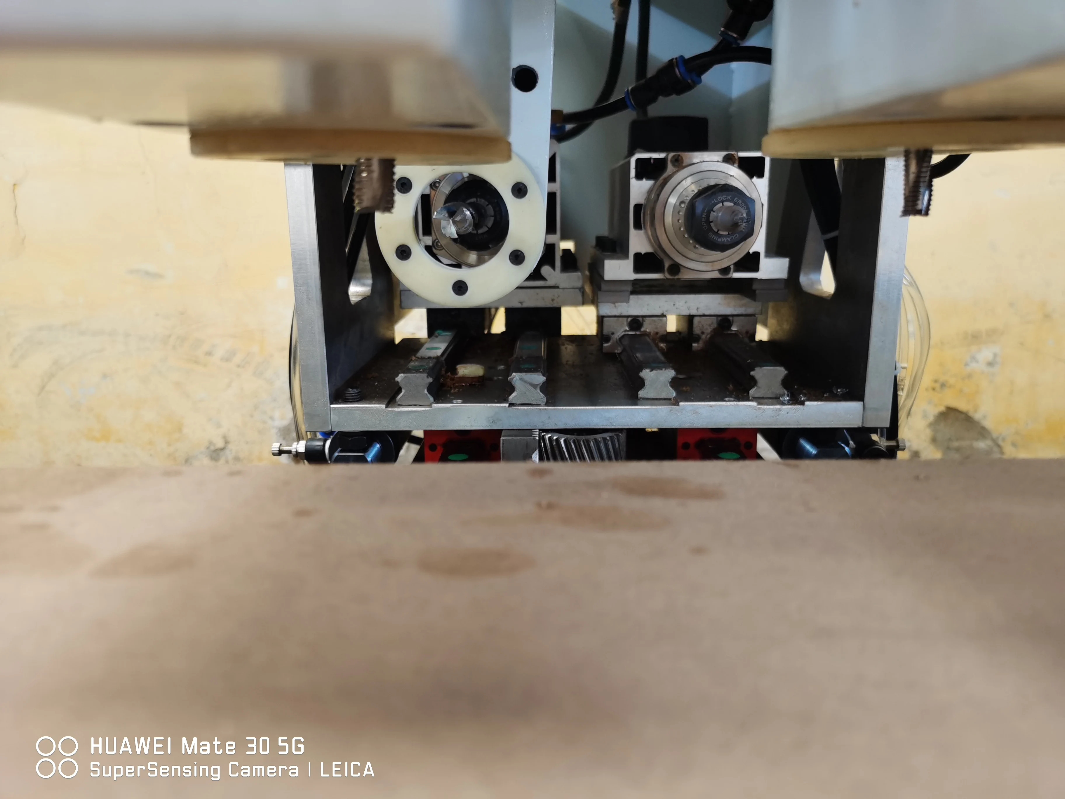 Высокомощный завод, Лидер продаж, ЧПУ дверной замок, горизонтальный высокоскоростной фрезерный сверлильный станок для продажи