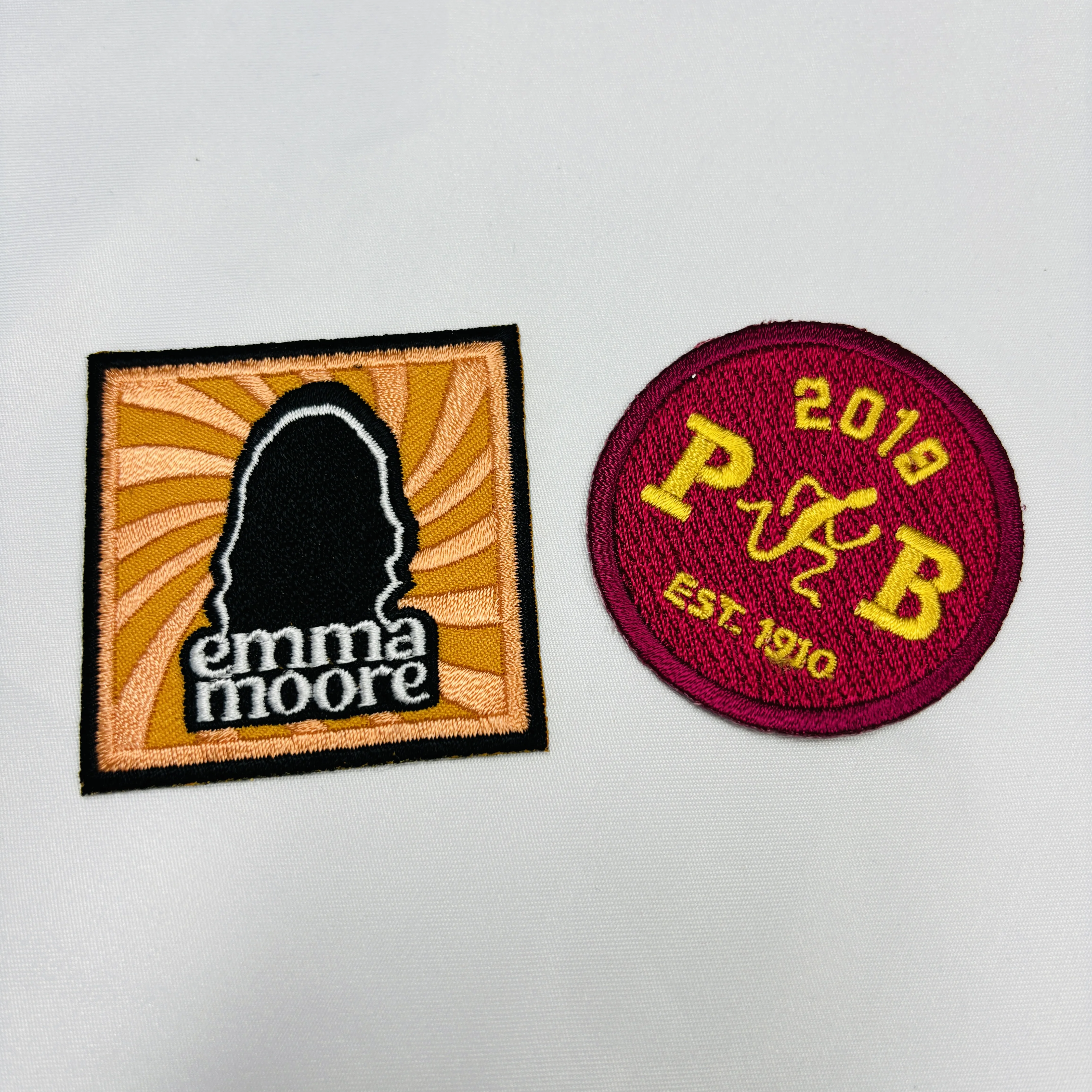 Wholesale Custom    Embroidered patches diy Patches Iron On backing  Sew On Patches For Clothing