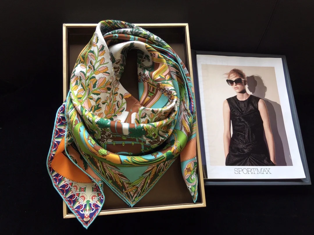 Autumn Square  90*90cm Custom Double Sided Printing Luxury Soft Twill Film 100% Silk Satin Scarf