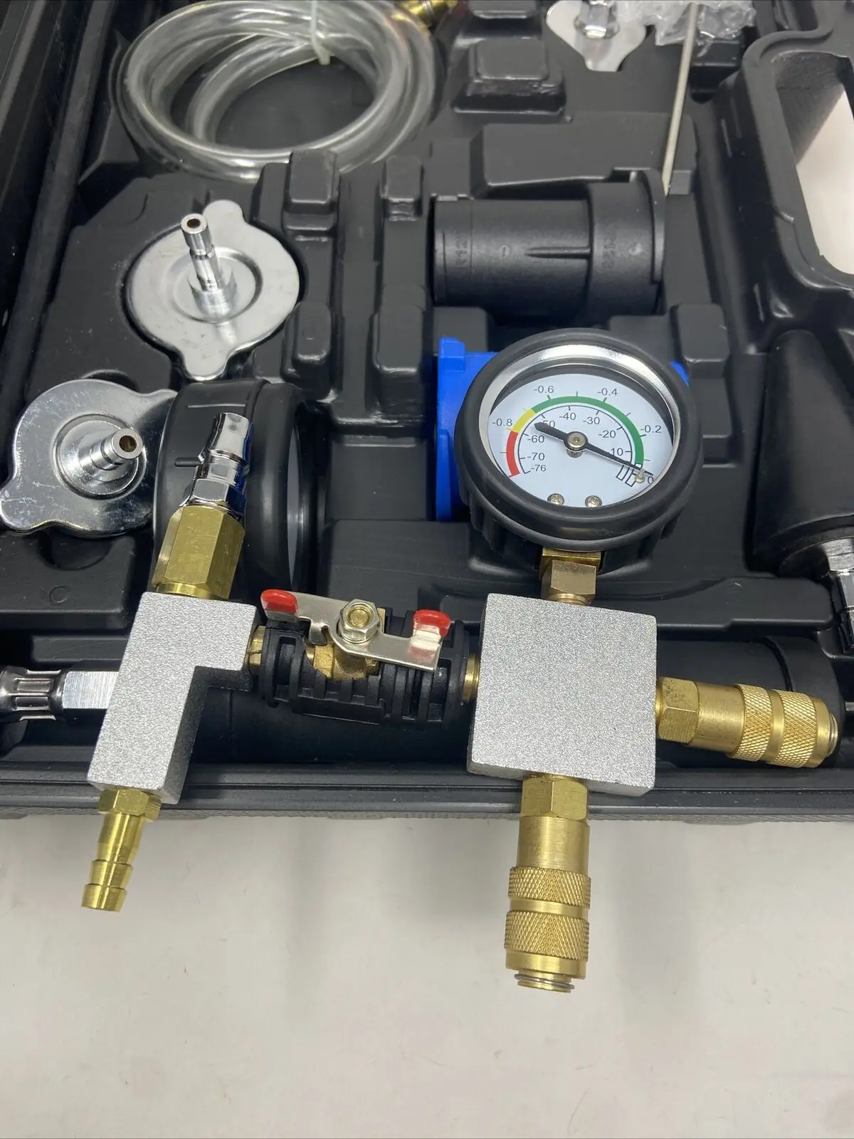 28-Piece Universal Radiator Pressure Tester Kit Automotive Cooling System Refill Kit Leak Detection Tool