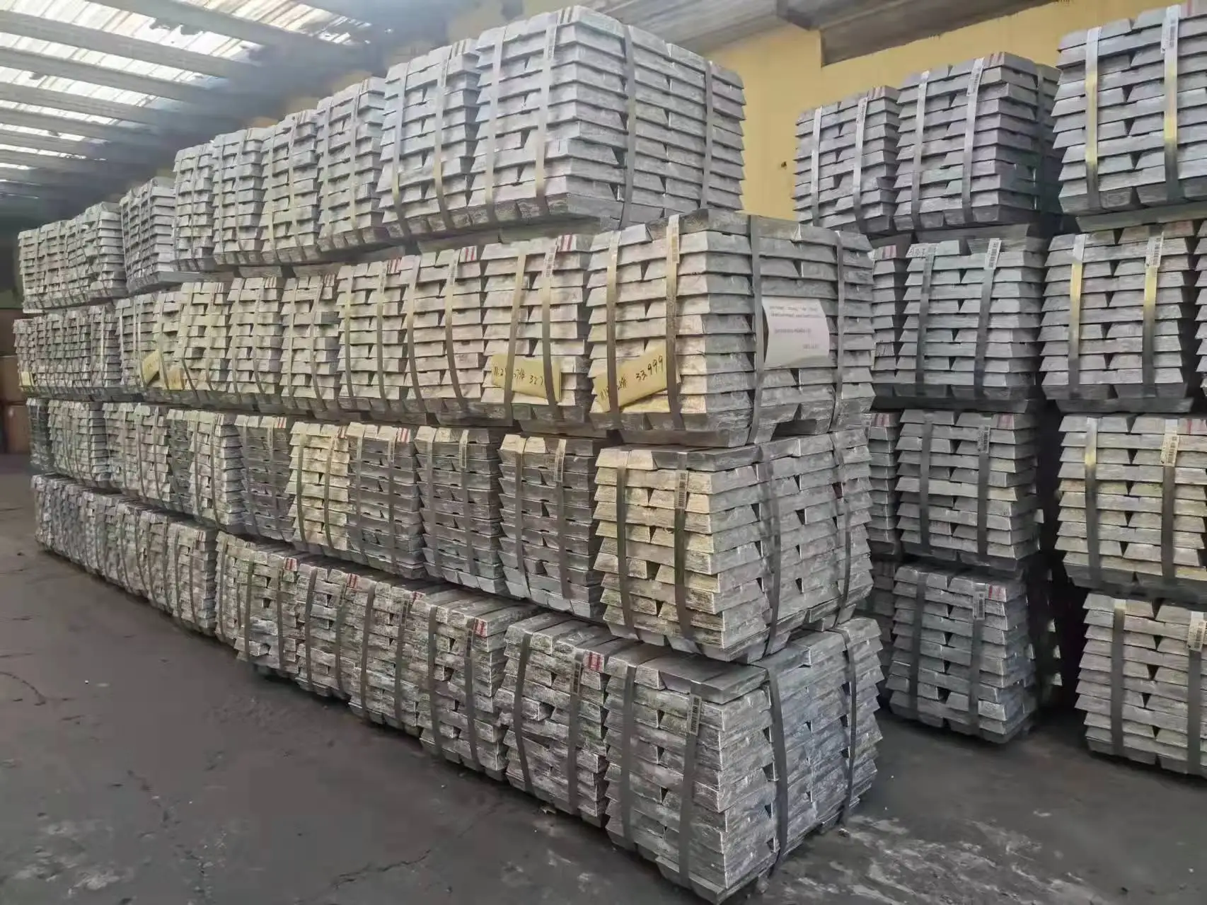 high quality & cheap price 99.995%  Zinc Ingot  & Cheap Price 99.9 purity  best in China for using