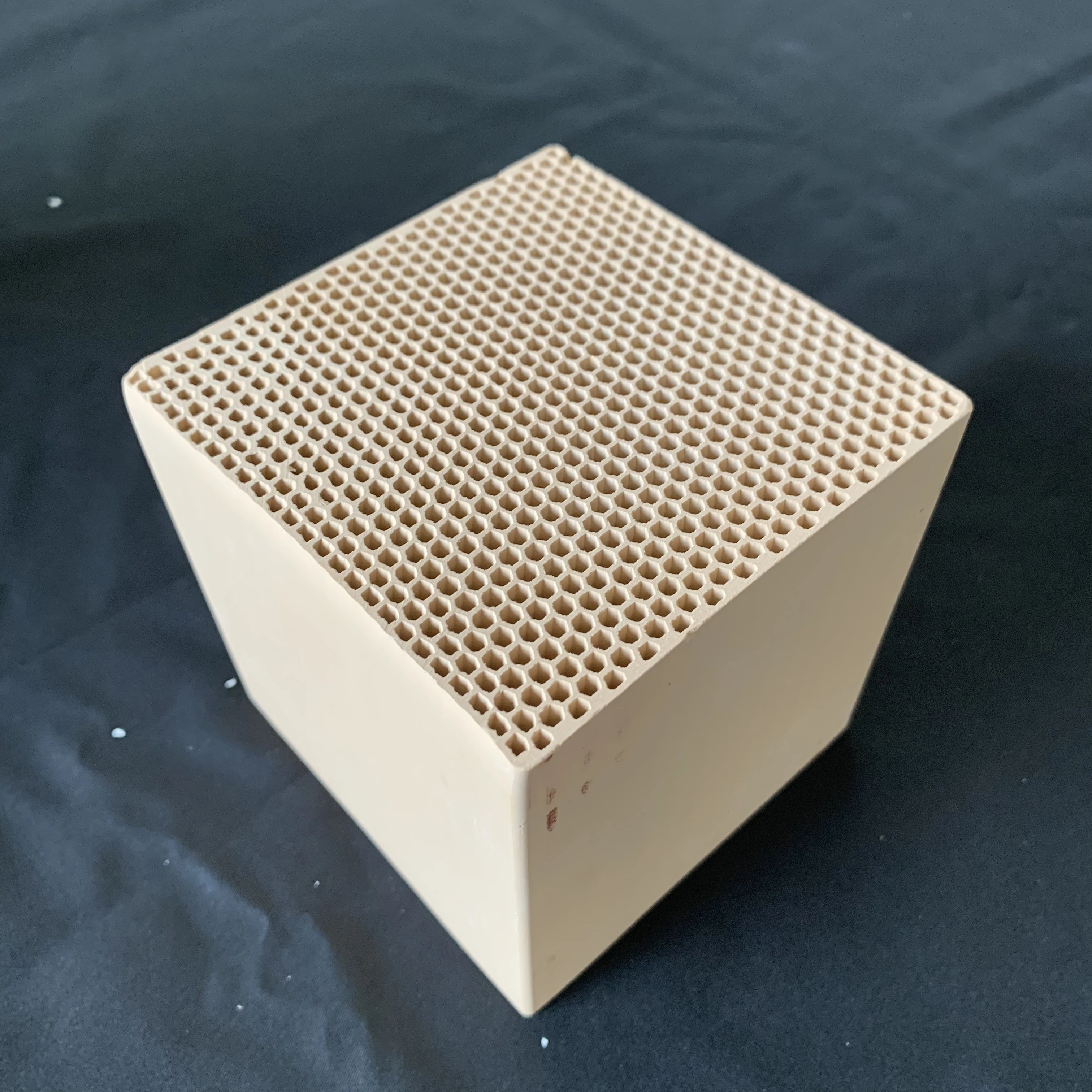 High quality infrared honeycomb ceramic plate catalytic ceramic heating plate catalytic heat storage body