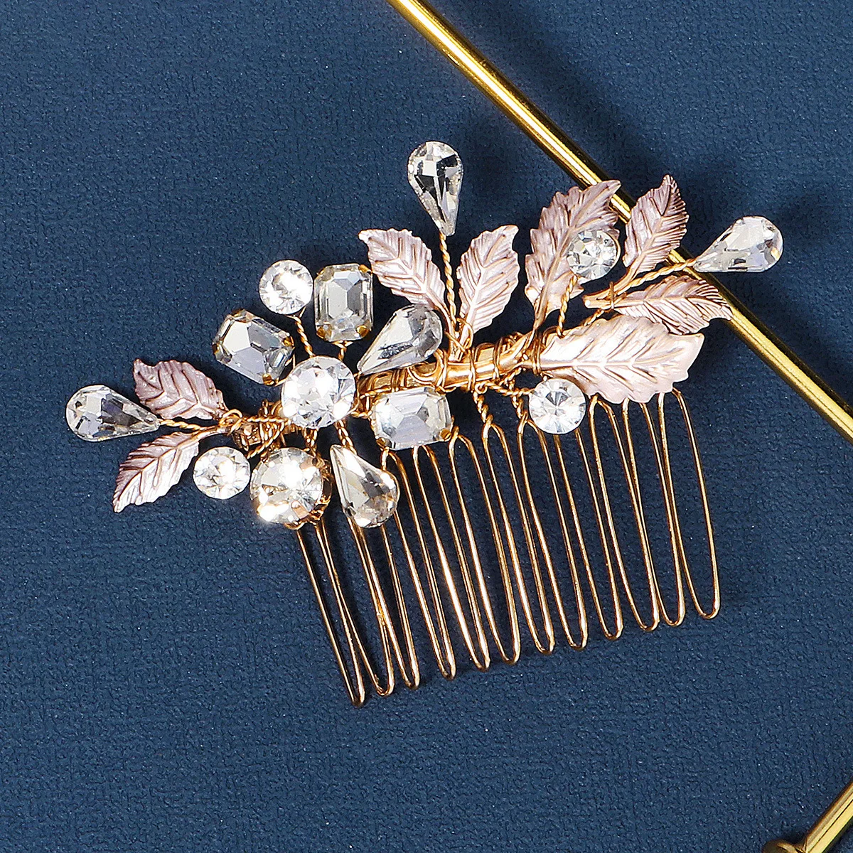 Hot fashion bridal headdress alloy leaves hair comb wedding hair accessories luxury show harvest handmade rhinestone insert comb