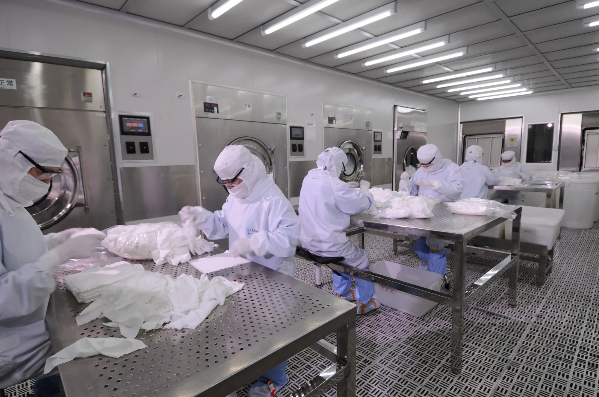 CANMAX Lint Free Oil Absorbing Industrial Cleanroom Cleaning Wiping Wiper Cloth Roll For Automatic cleaning of machine