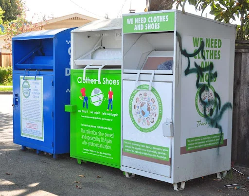 Customized Used Clothes Collection Banks Standing Metal Donate Recycle Bin donation drop box