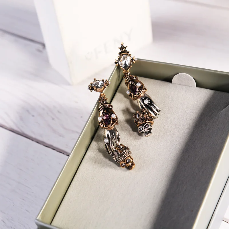 Retro Stud Earrings Female Gothic Skull Crown Personality Wild Hand Earrings