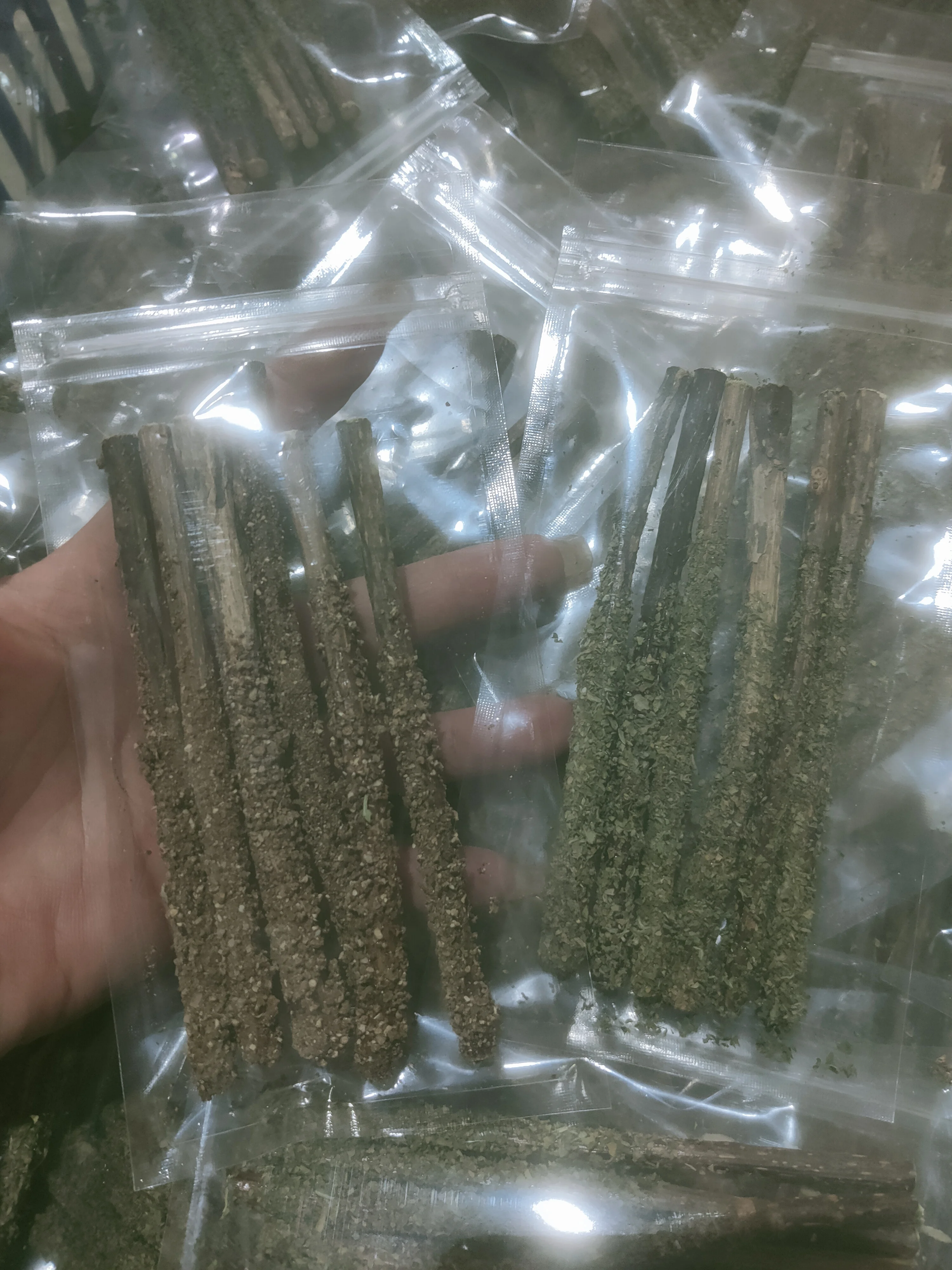 Matatabi Sticks with Catnip Flavor and Gall Fruit Flavor Natural Cat Teeth Cleaning  Molar Stick