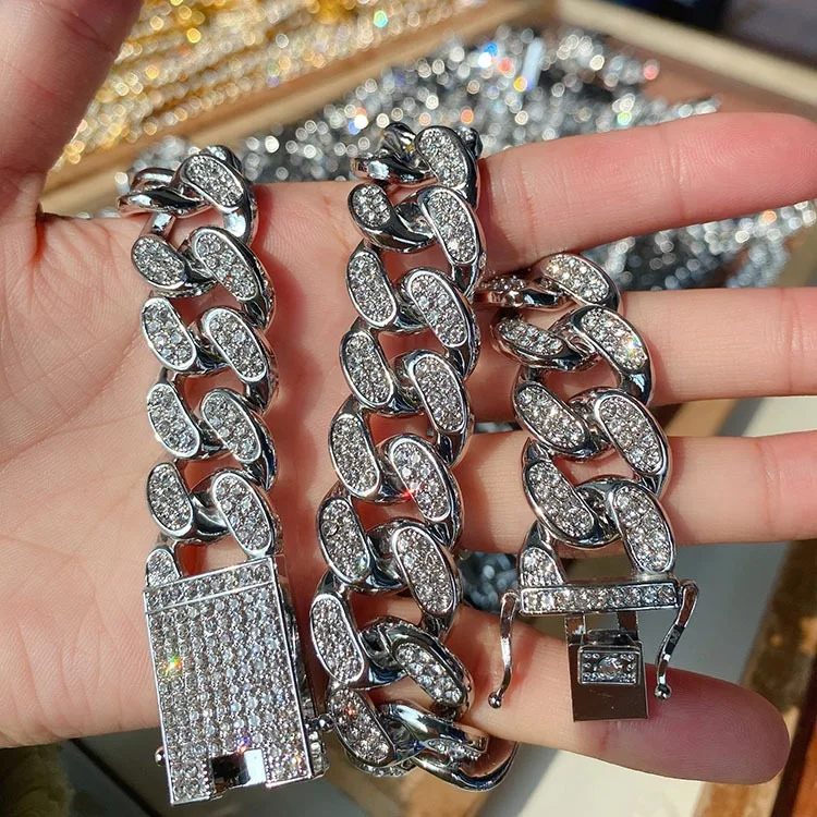 Hip Hop Jewelry Crafted 14Kt Rose Gold Featuring Lab Grown Diamonds Cuban Chain Bright Your Style Enhanced With VVs Clarity