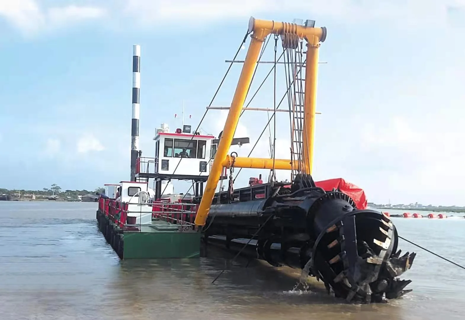 China Made 3500cube/hour Hydraulic Cutter Suction Dredger for Port River Dredging
