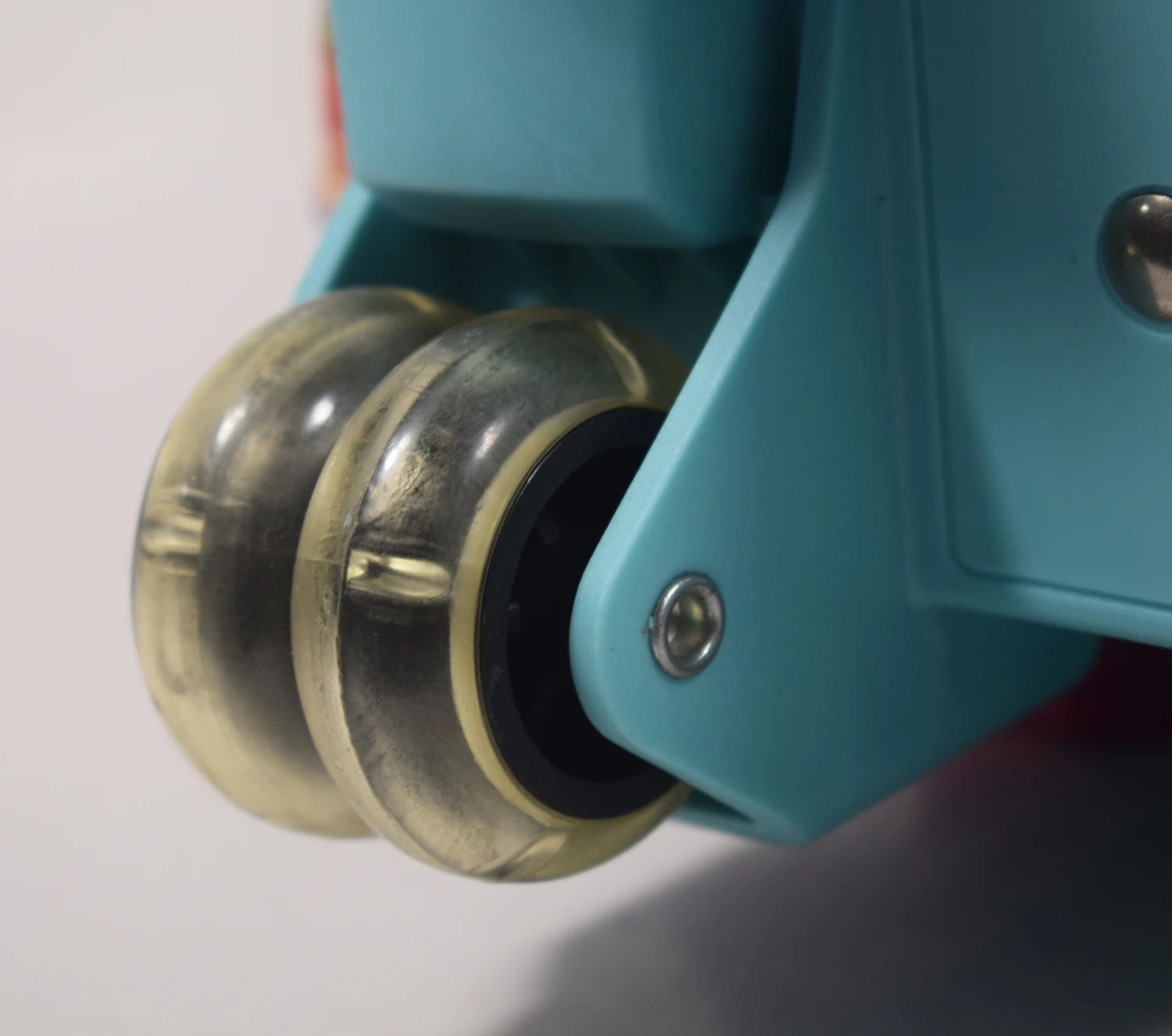 Wholesale Girls Stylish Cartoon Kids School Bag Large Capacity Portable Students Trolley Backpack Wheels Fashionable Design