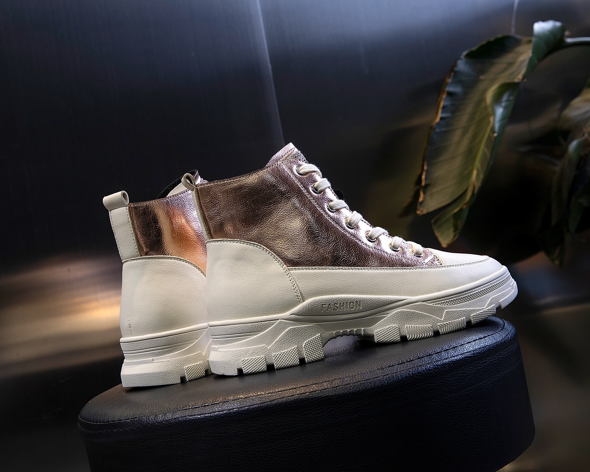 Men Women Electric Heated Shoes Boots with Heating Insoles Pads Feet Heater Soft Waterproof Geometric Winter Cotton CHELSEA Key