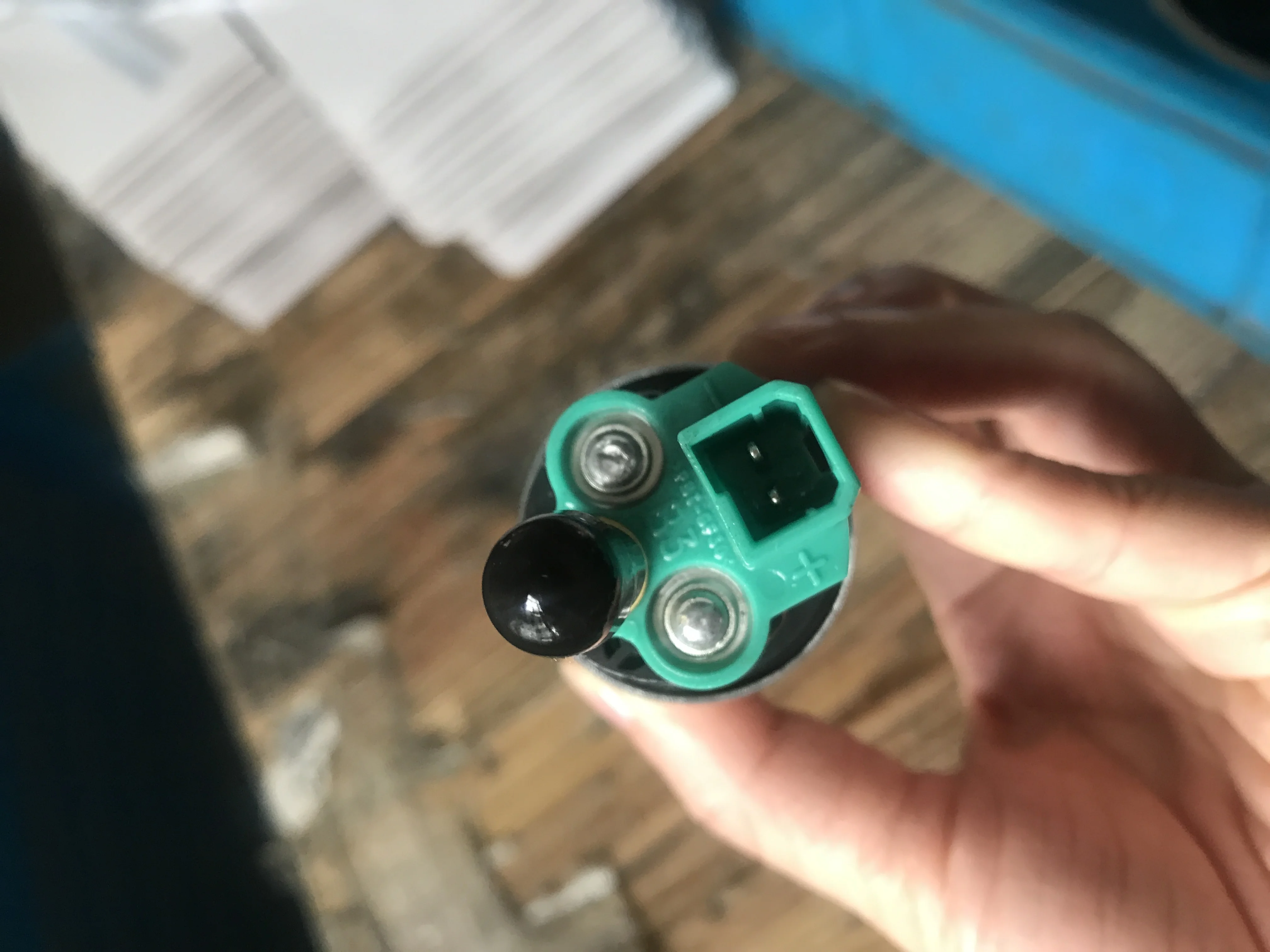 HX380705 Hot sale factory direct sale XL2V-9350-AA 12V 5.5A electric fuel pump for car