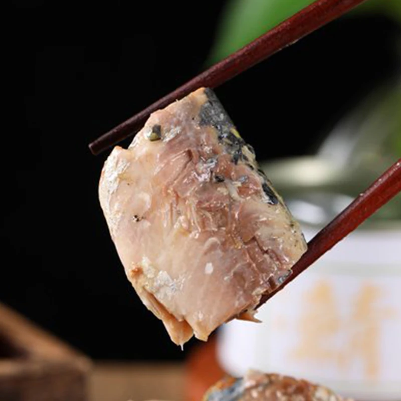 Hot Sale Wholesale Halal Kosher Approved Factory Price Canned Food Canned Fish Canned Mackerel in Brine