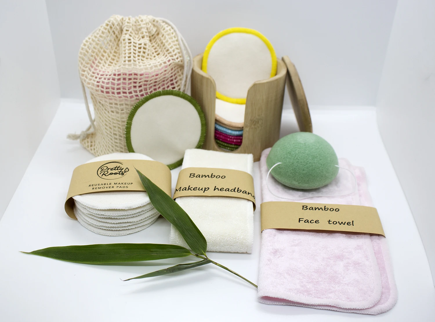 
Reusable Cotton Pad Cosmetic Reusable Facial Cotton Rounds Pad with 100% Cotton Laundry Bag and Paper Packaging 
