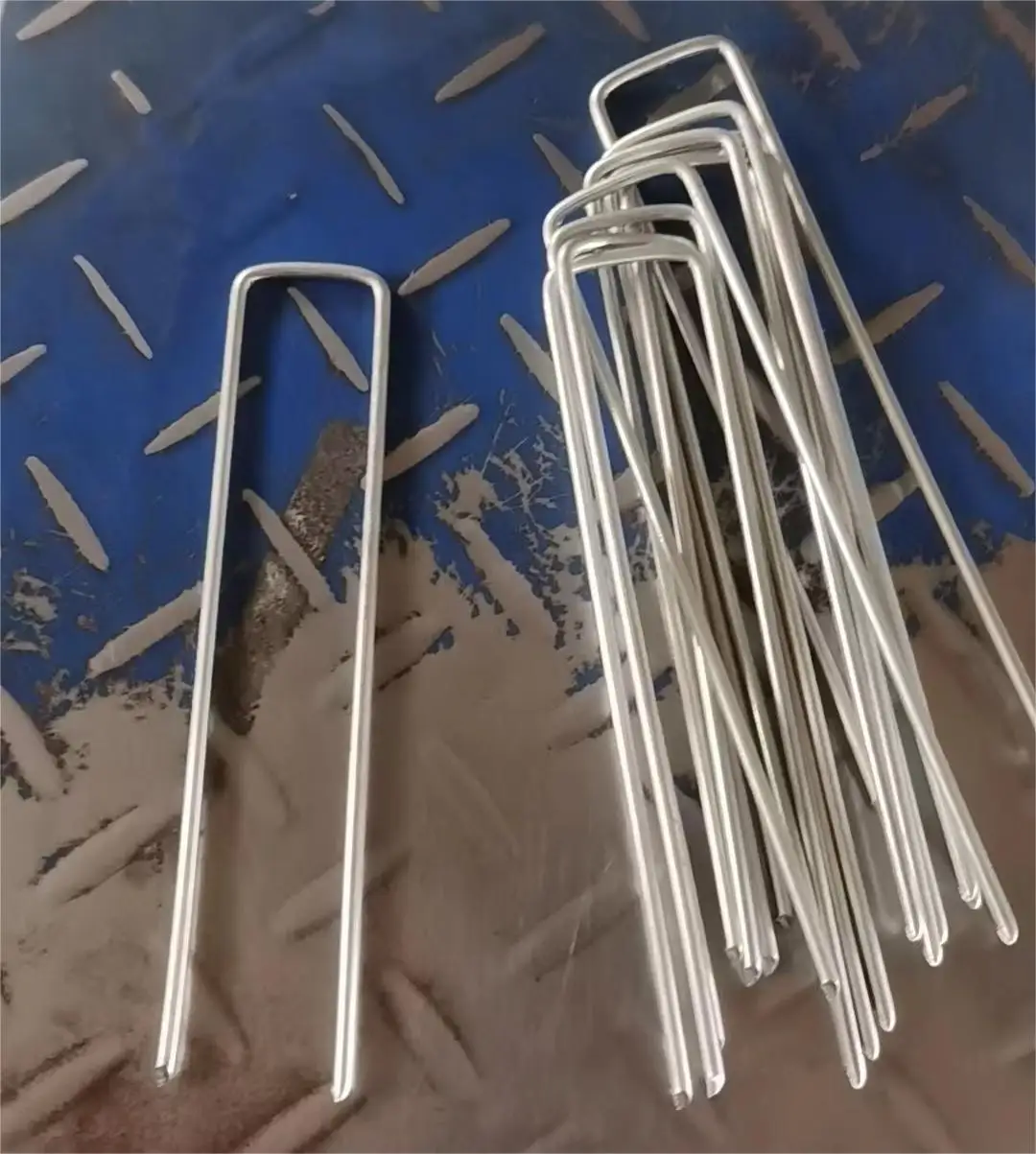 High quality Garden fabric Stakes Galvanized Landscape Staples u shape sod staples for sale