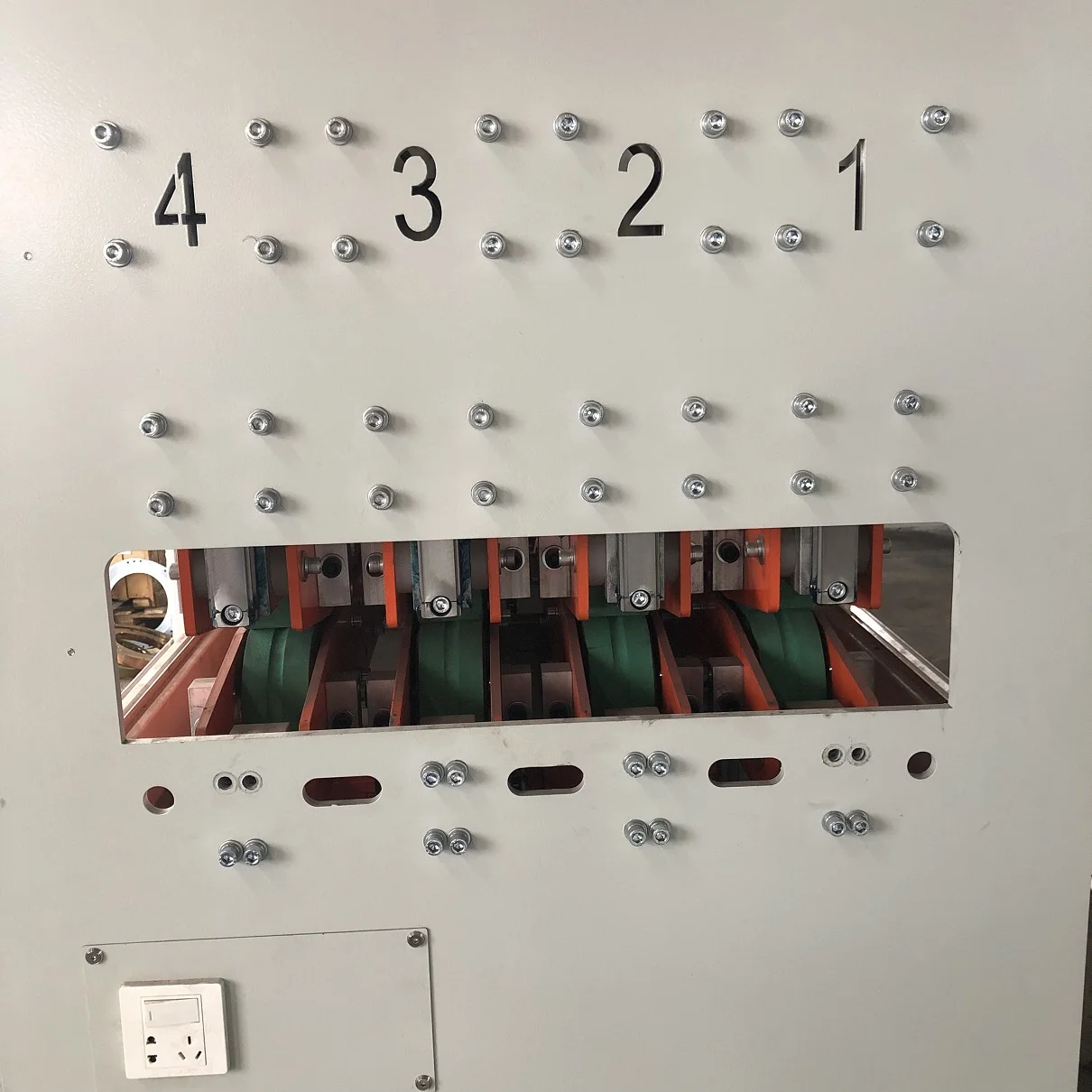 
4 outlet belt haul off pulling machine pipe haul off machine tractor 