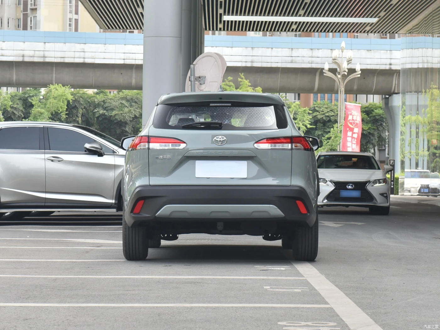 Toyotas Corollas Cross 2.0L Hybrid Dual Engine Flagship Edition 2024 Smart Hybrid Vehicle with Exceptional Fuel popular in dubai