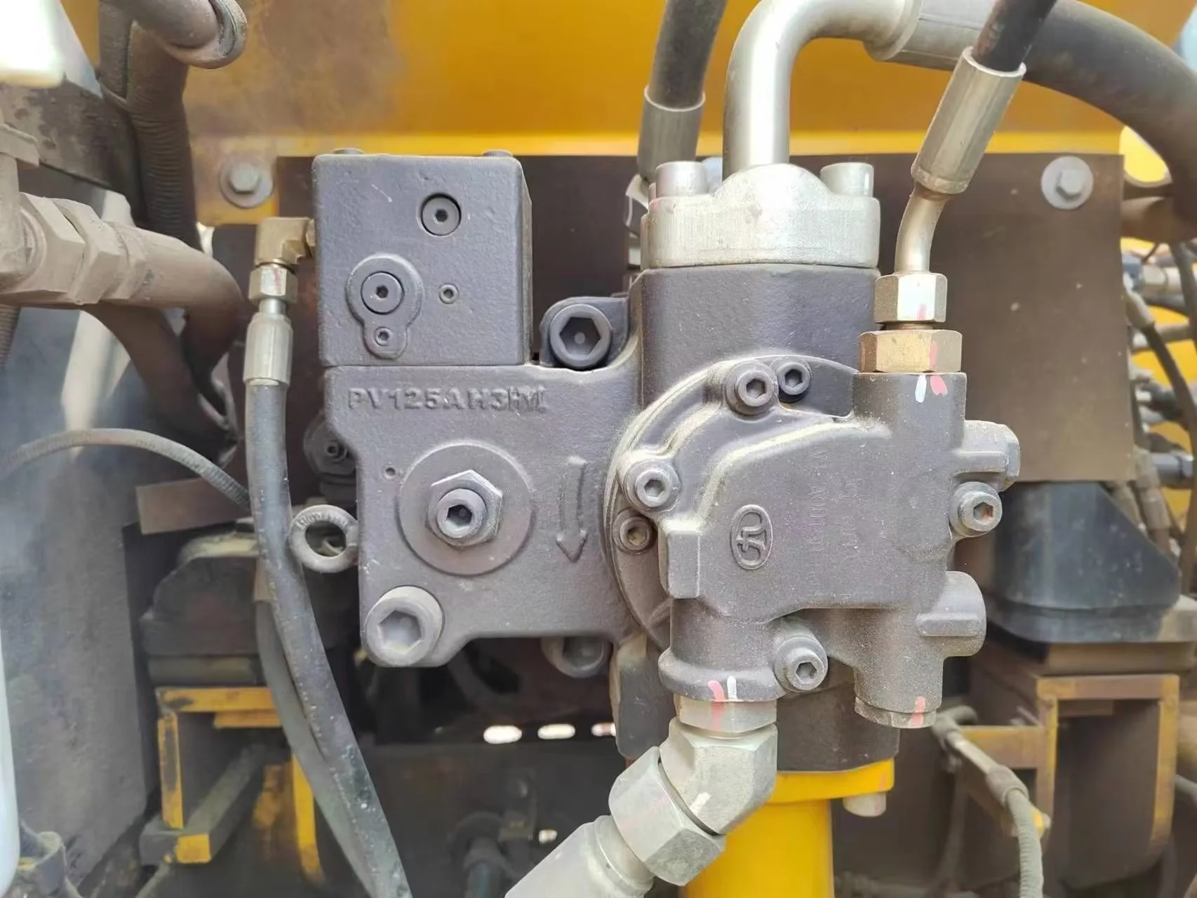 Chinese Used excavator of LiuGong CLG913E price list 13ton  hydraulic crawler excavator for sale