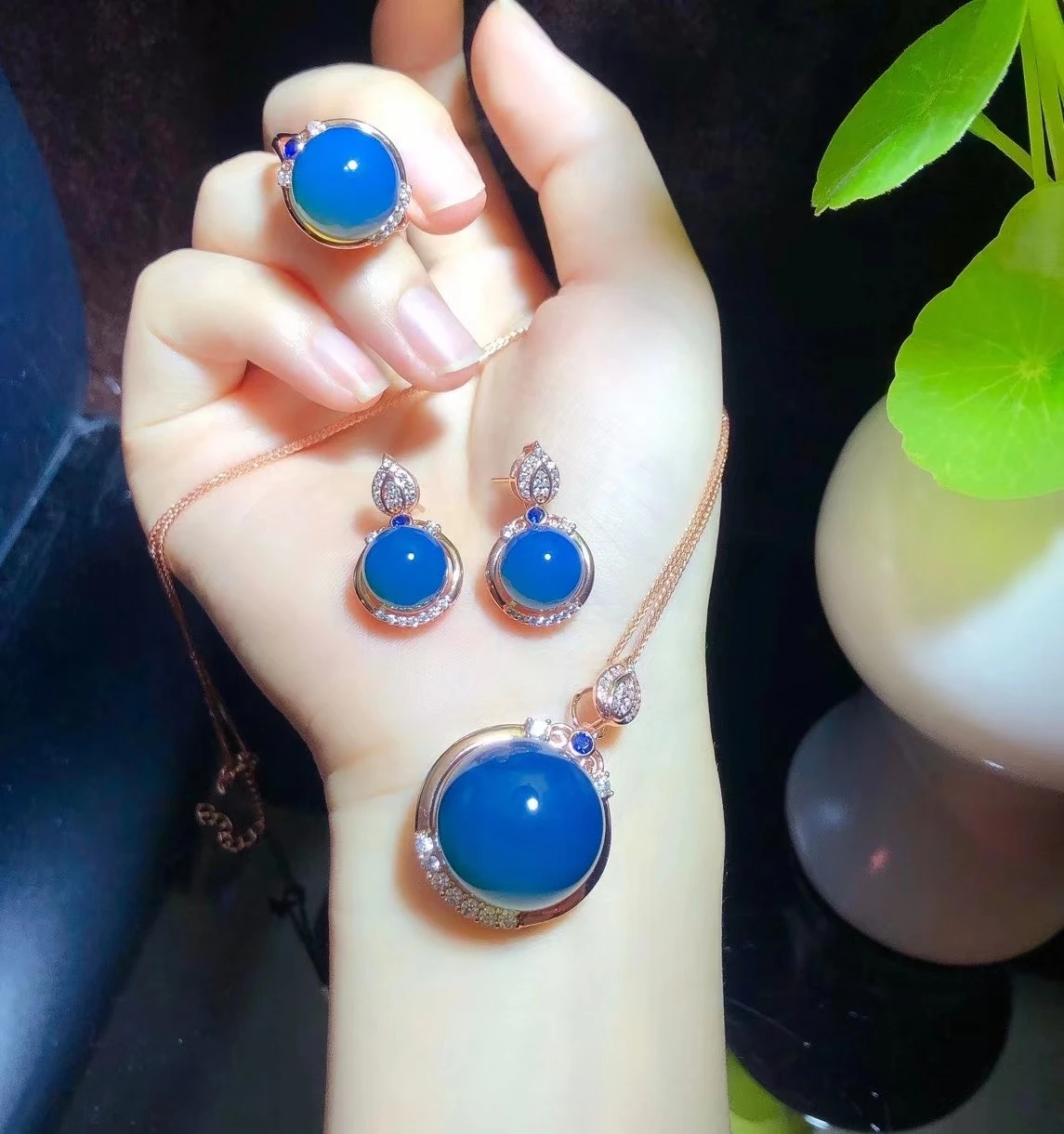 natural pure amber. luxury classic stylish necklace earring set. top quality. fantastic design for women