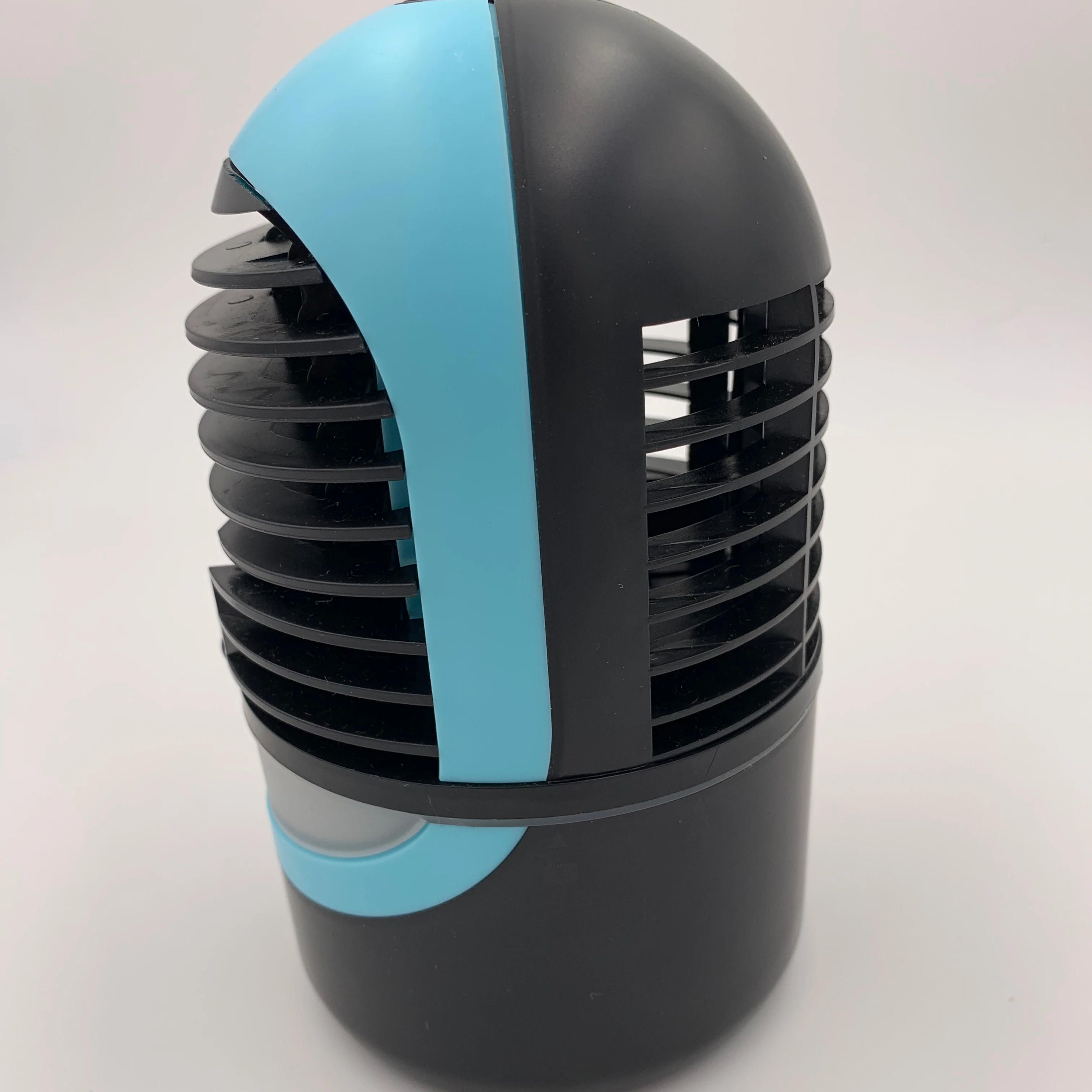 Ultra Chill Deluxe Cool Mist Humidifier USB Desk Fan Portable Filter-less PERSONAL Air Cooler & Diffuser with light