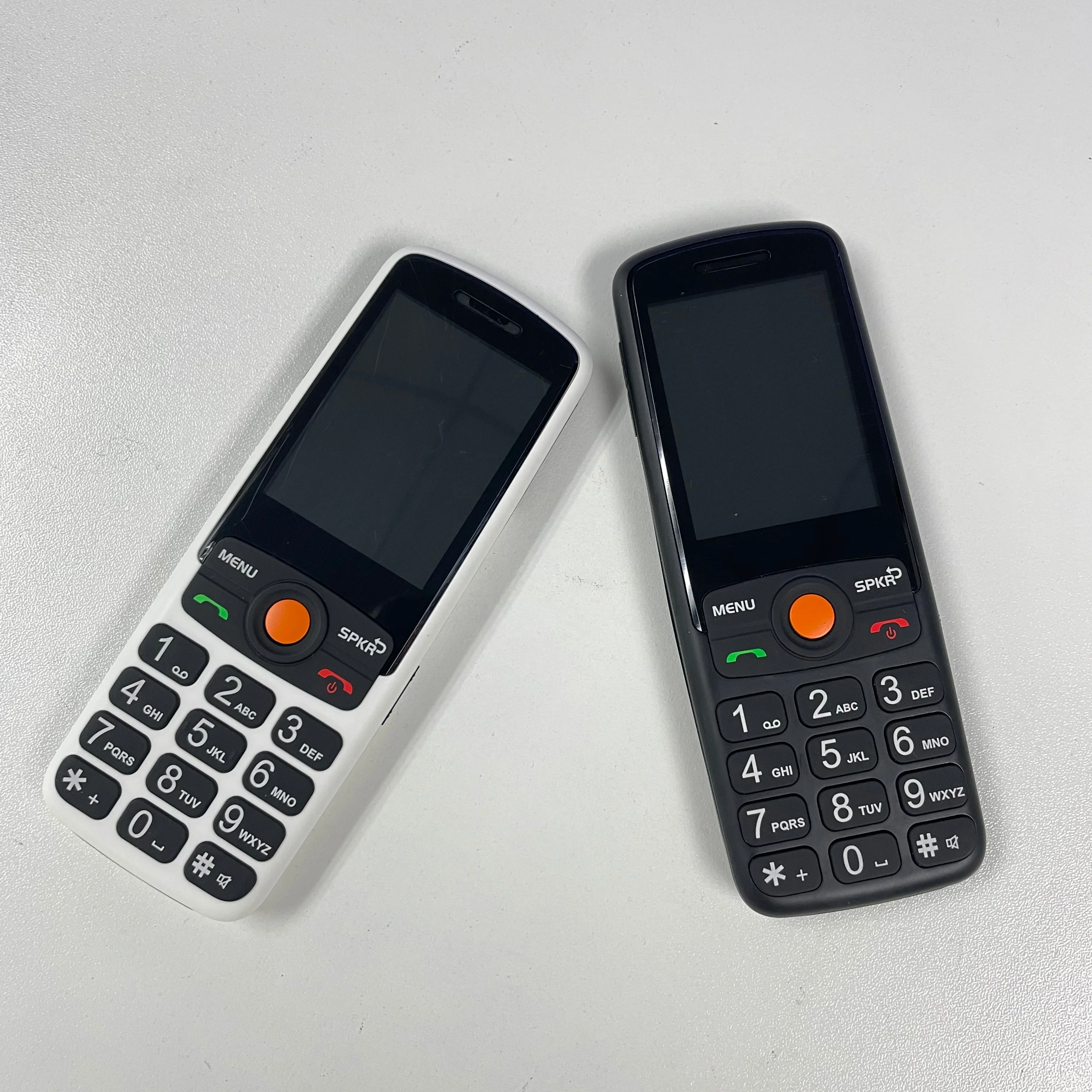 Оптовая продажа OEM мобильный телефон с большой клавиатурой 2 4 дюйма 4g кнопкой SOS аккумулятор 1800 мАч