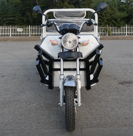 Excellent Chinese three-wheeled motorcycle cargo electric three-wheeled motorcycle