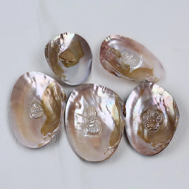 Wholesale 10-14cm Freshwater Pearl Oyster Shell Buddha Figure Statue Mussel Shell Crafts
