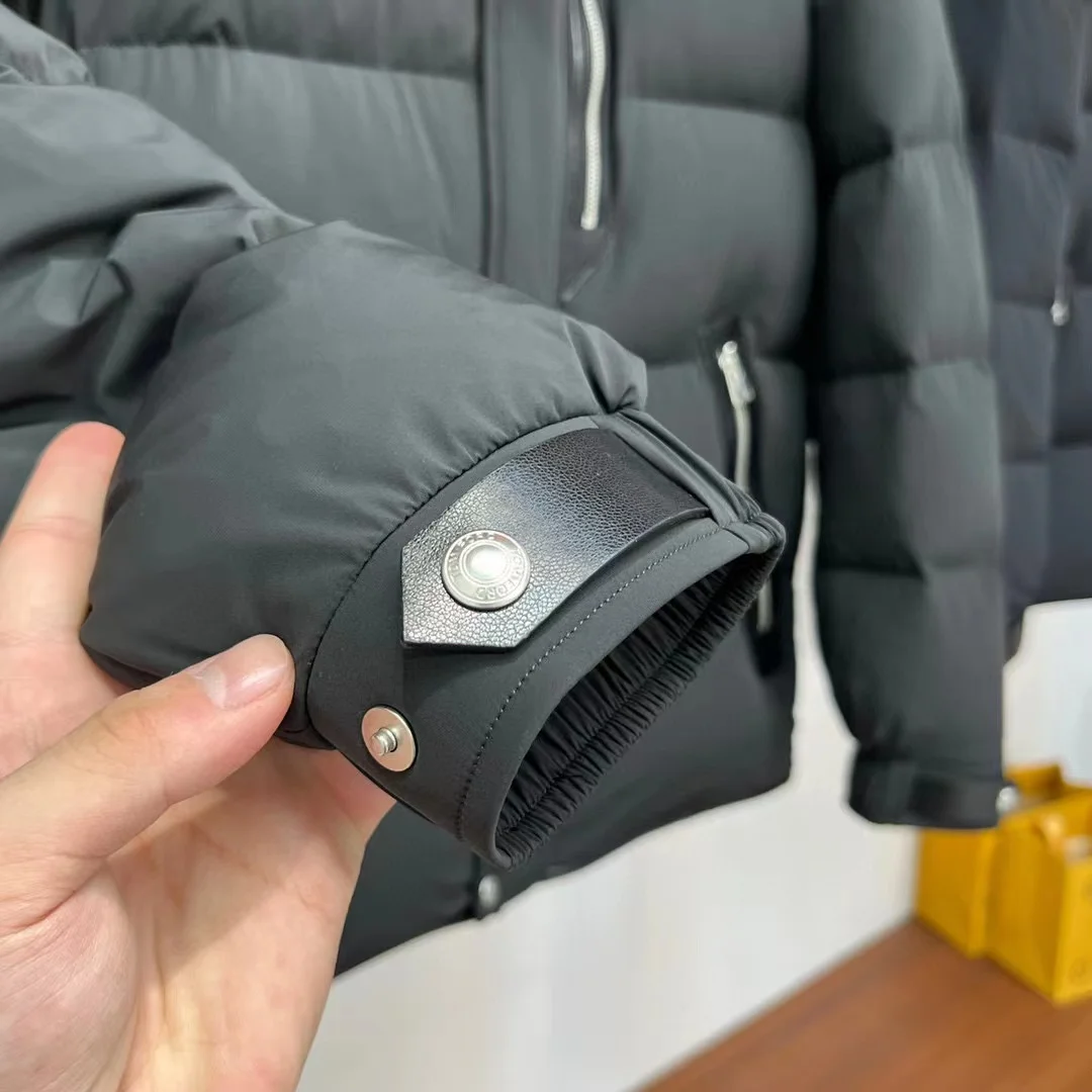 Customized High Quality Wholesale clothes  2023 custom winter hood puffer jacket for men outdoor warm utility bubble coat